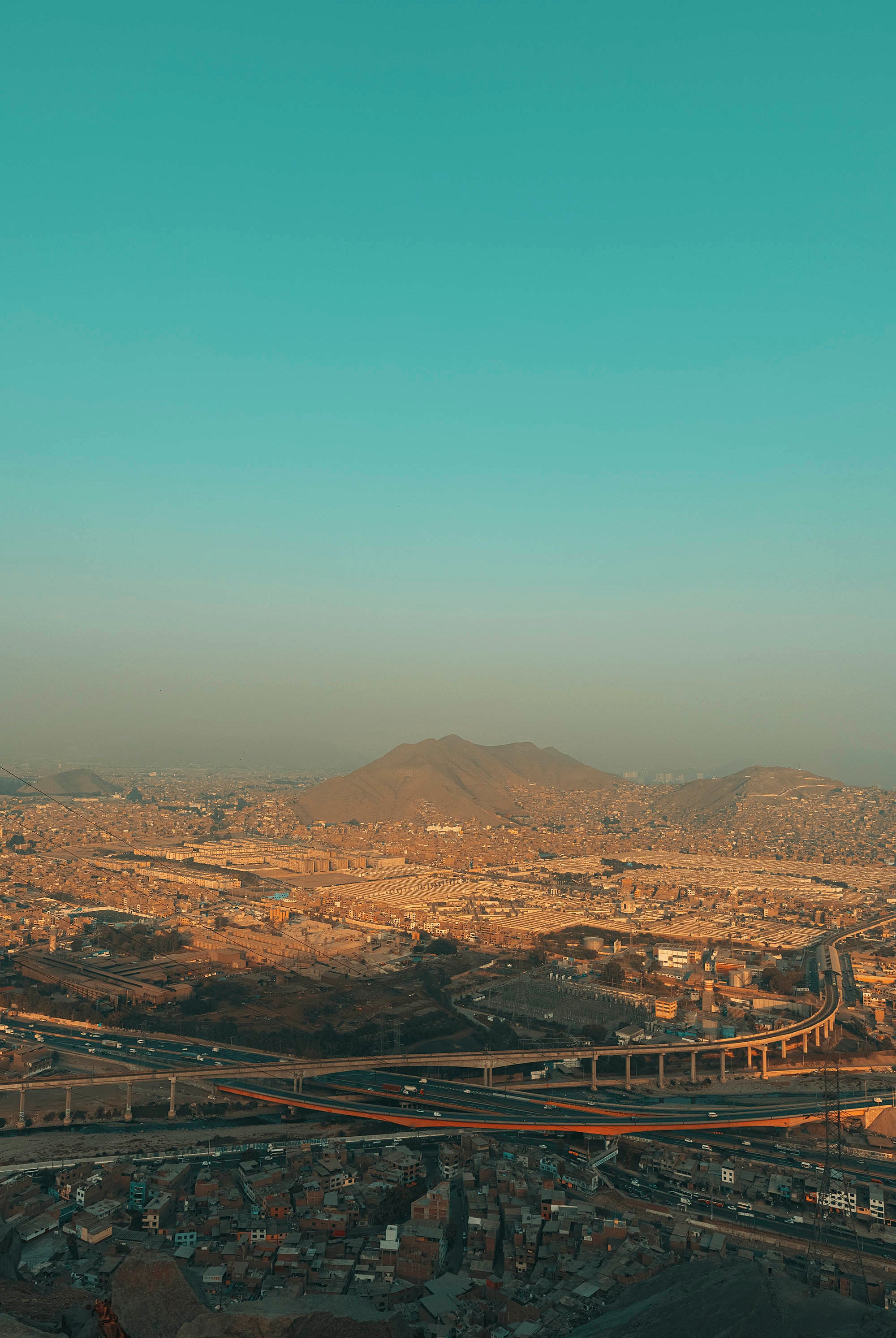 Photographie de lima prise sur le sommet d'une montagne