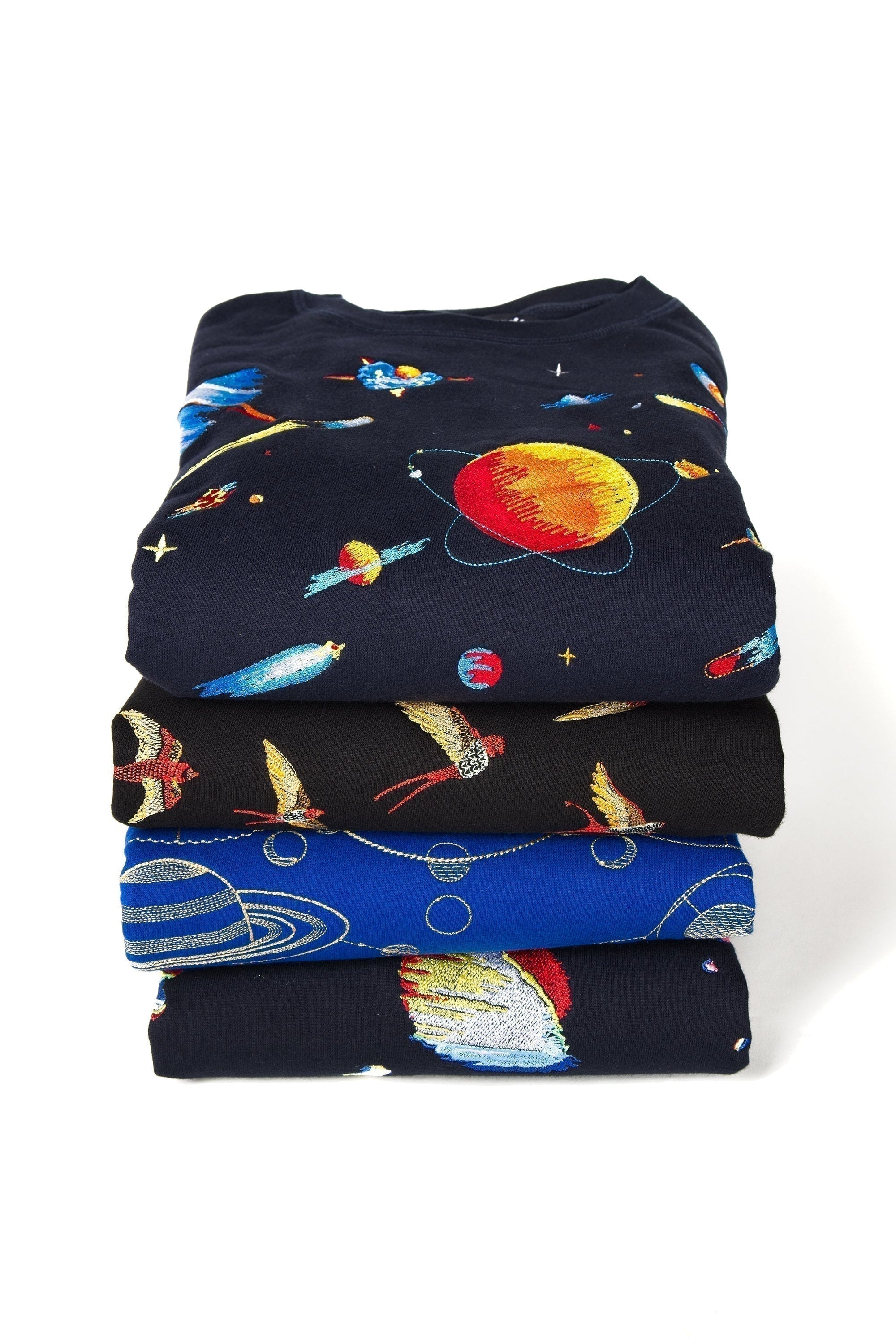 Sweatshirt Homme brodés avec des motifs différents