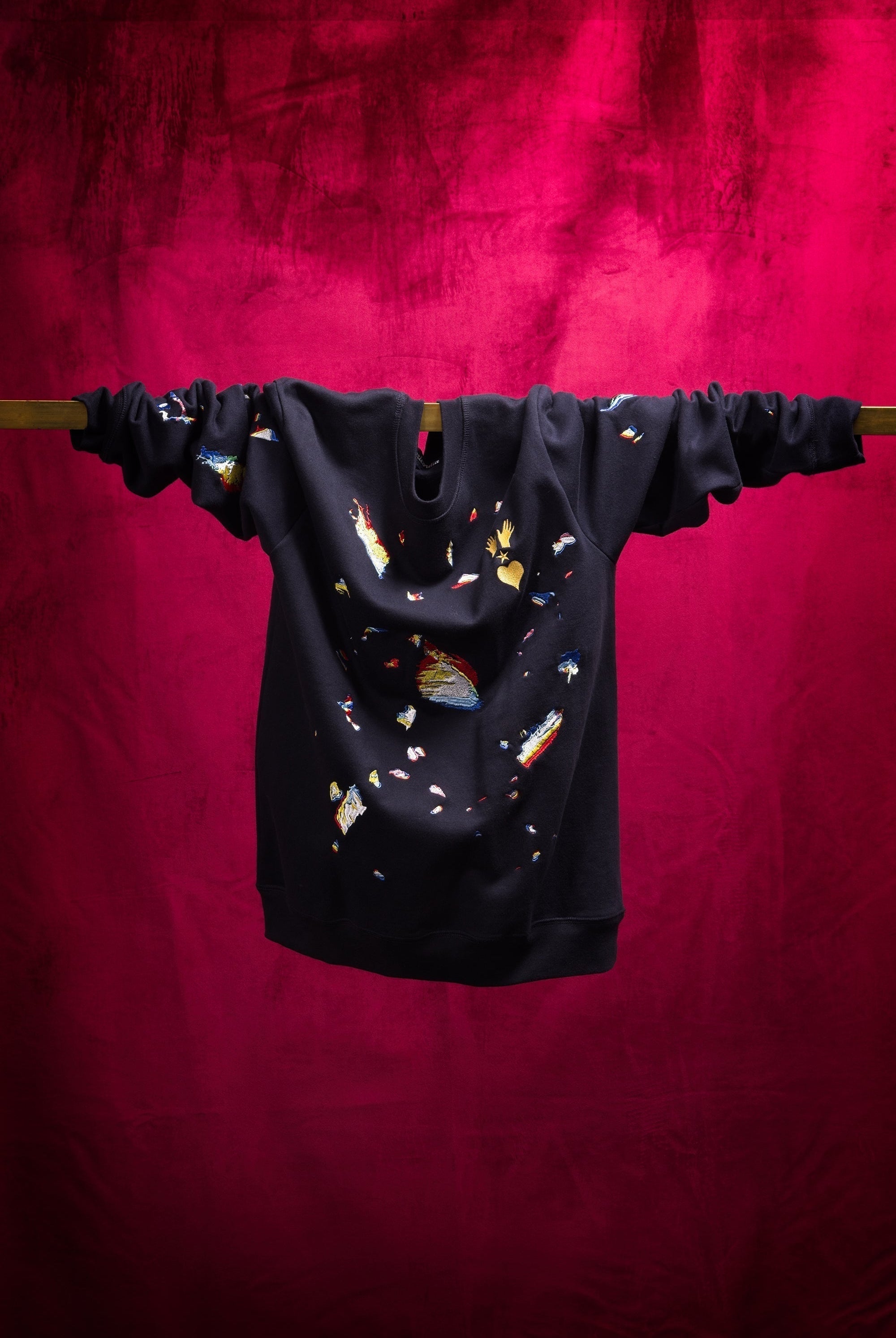 DES VÊTEMENTS DE CARACTÈRE AUX SYMBOLES FORTS