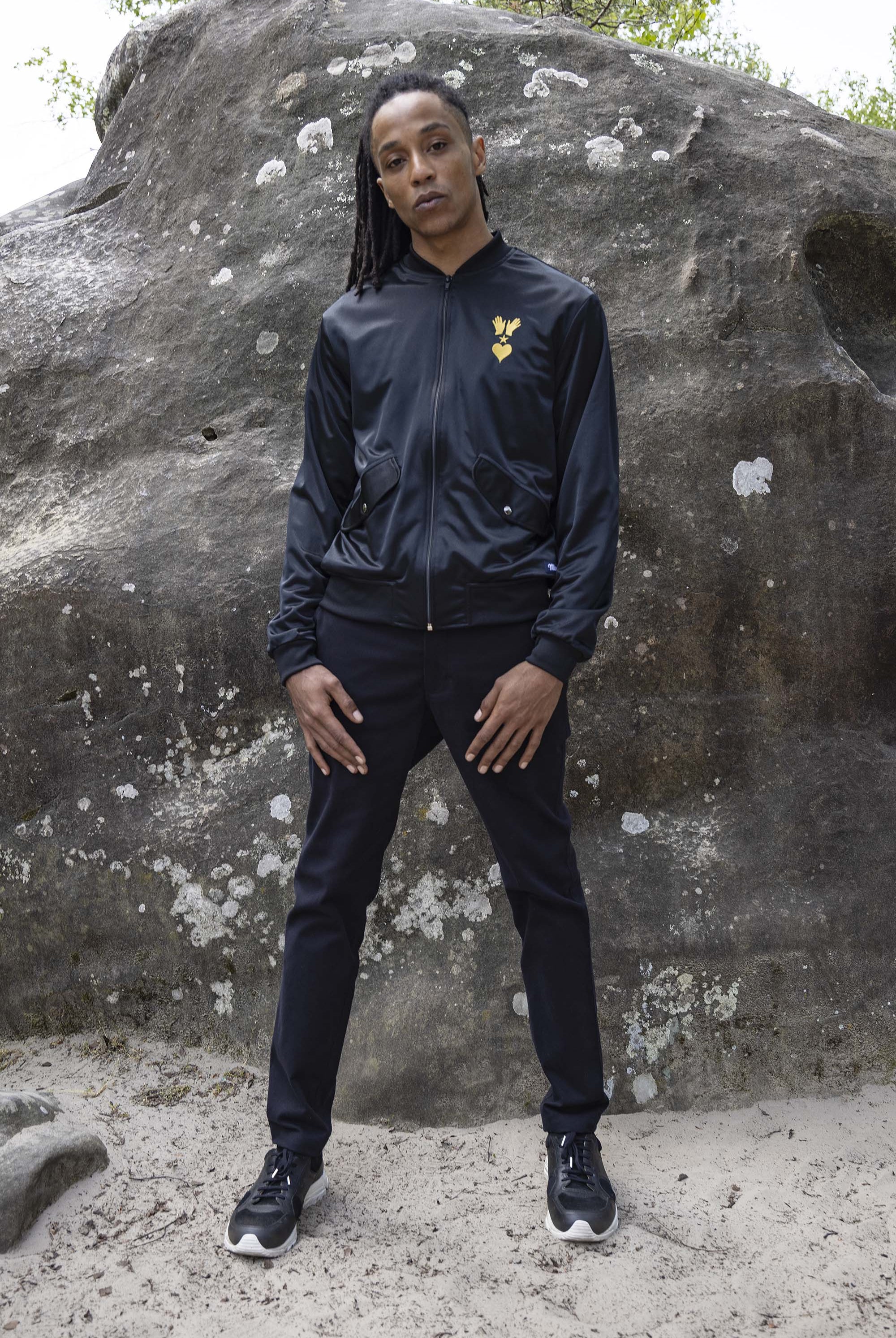 Blouson Paraguas Detonación Noir veste de sport pour dynamiser une tenue décontractée