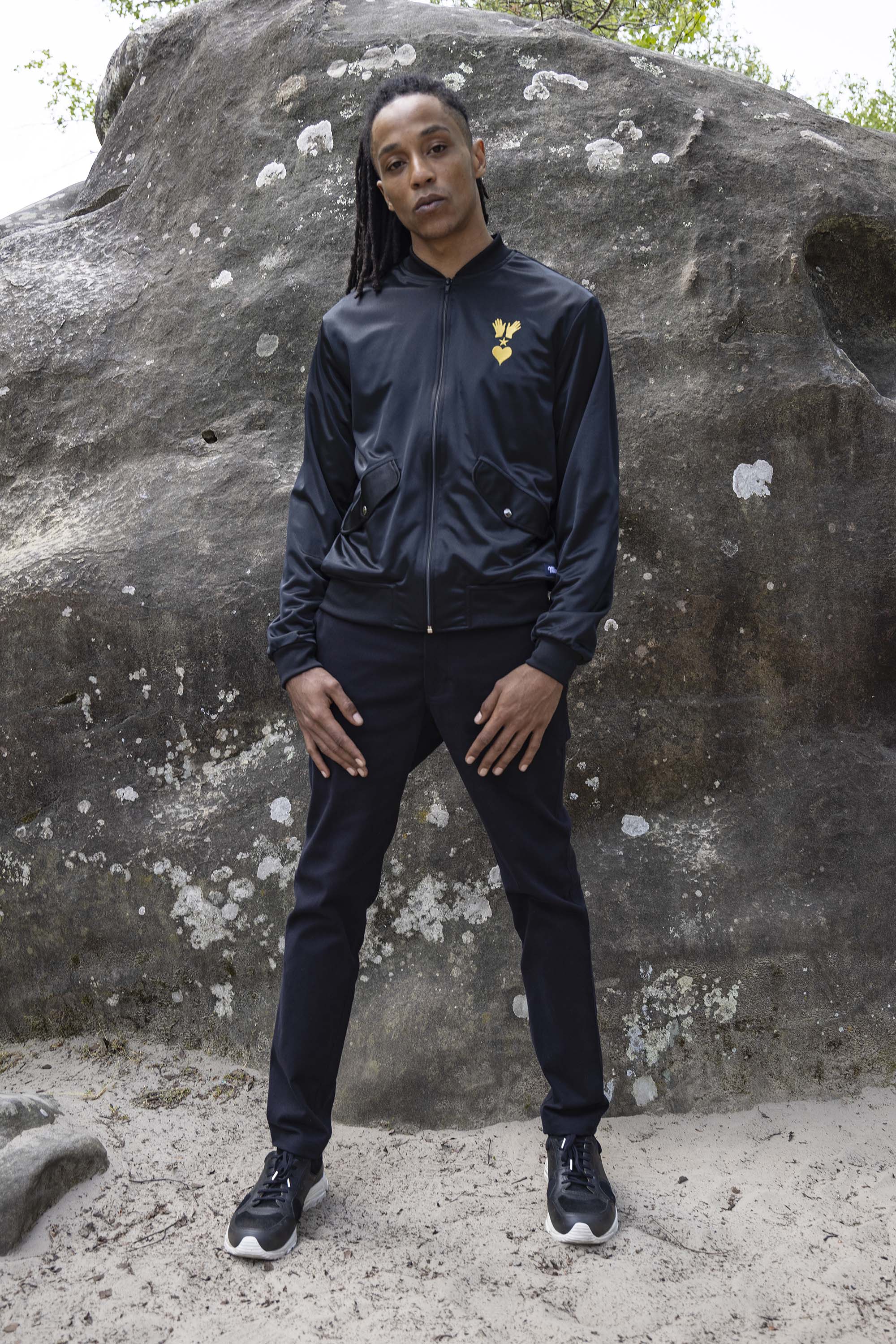 Blouson Paraguas Detonación Noir veste de sport pour dynamiser une tenue décontractée