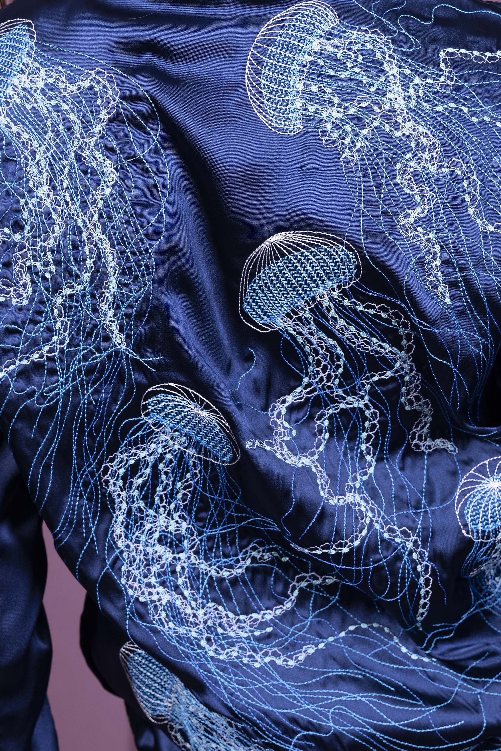 Blouson Paraguas Medusas Bleu Marine esthétique intemporelle et confortable silhouette avec élégance ligne minimaliste