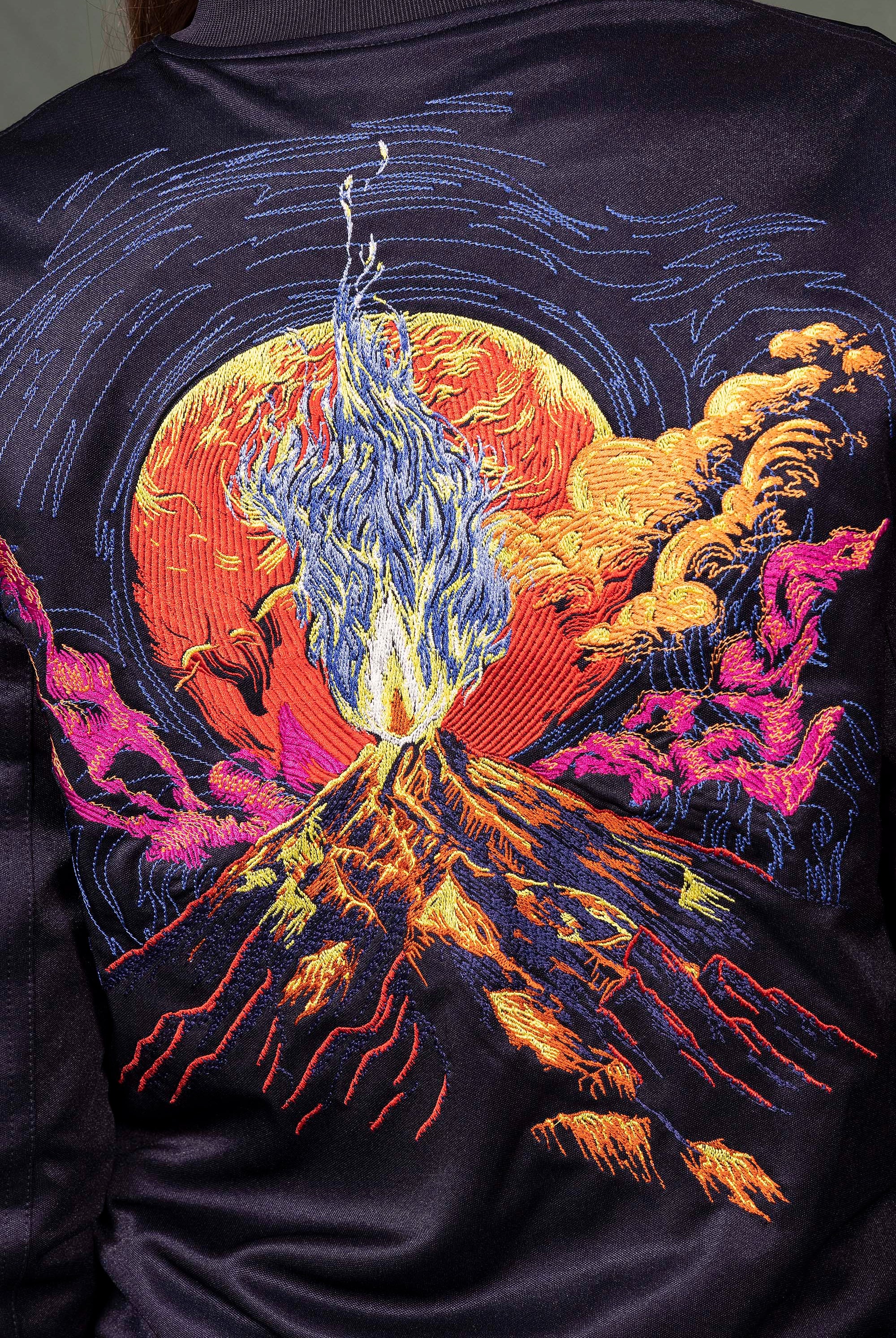 Blouson Paraguas Volcano Bleu Marine esthétique intemporelle et confortable silhouette avec élégance ligne minimaliste