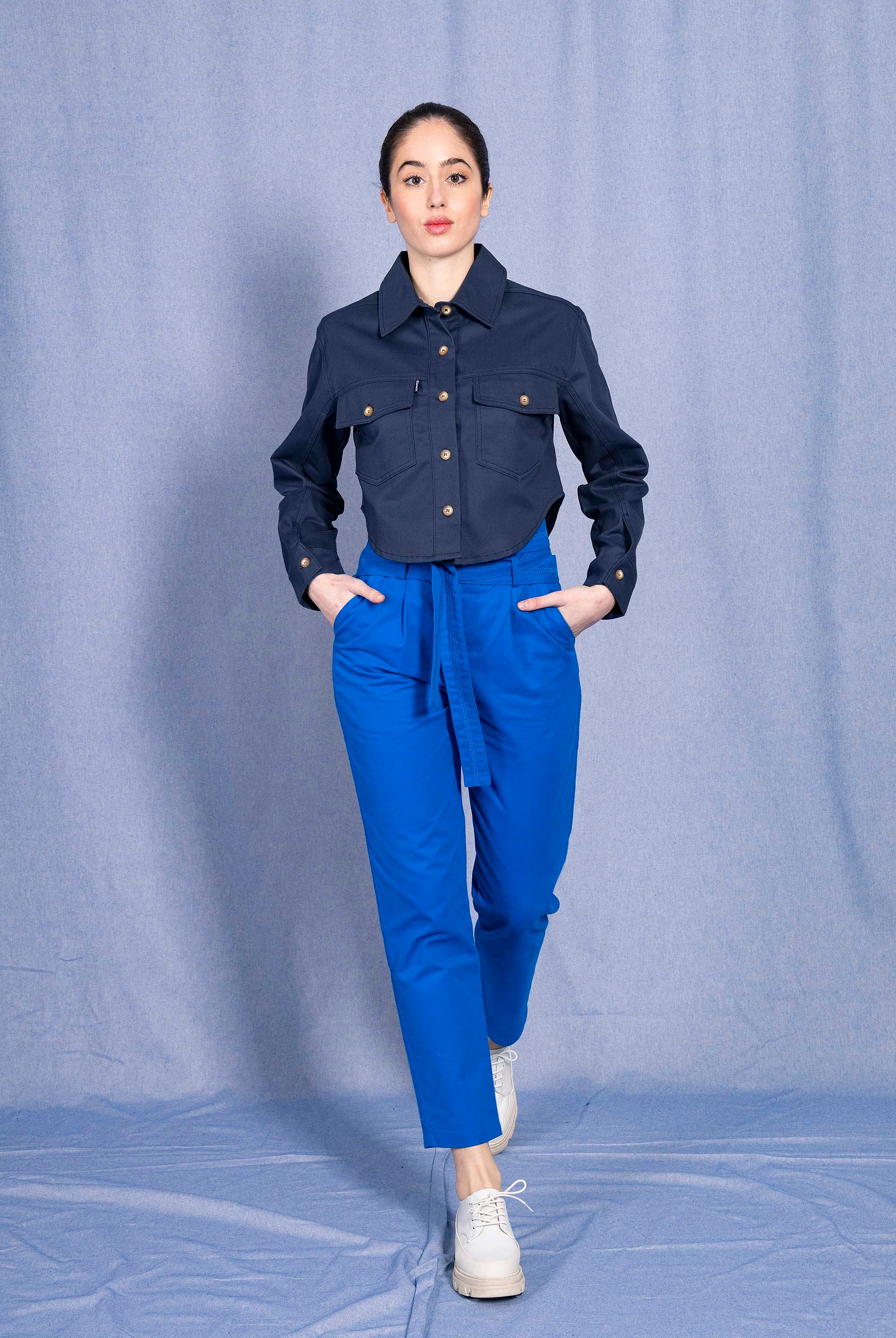 Chemise Arlet Bleu Marine chemise Misericordia, librement inspirée de différents univers