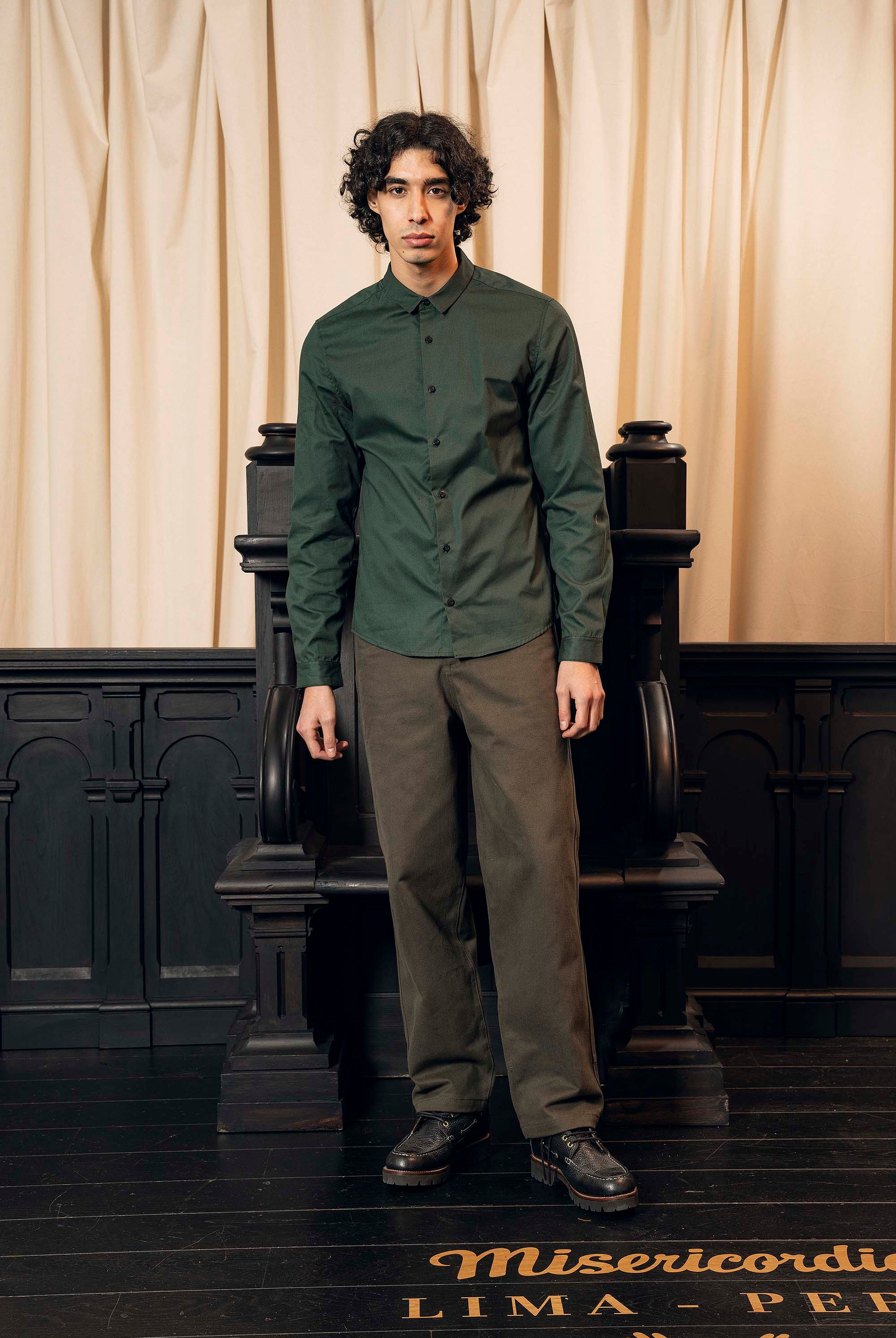 Chemise Farfan Vert Foncé chemise homme aux lignes délicates, élégance assurée