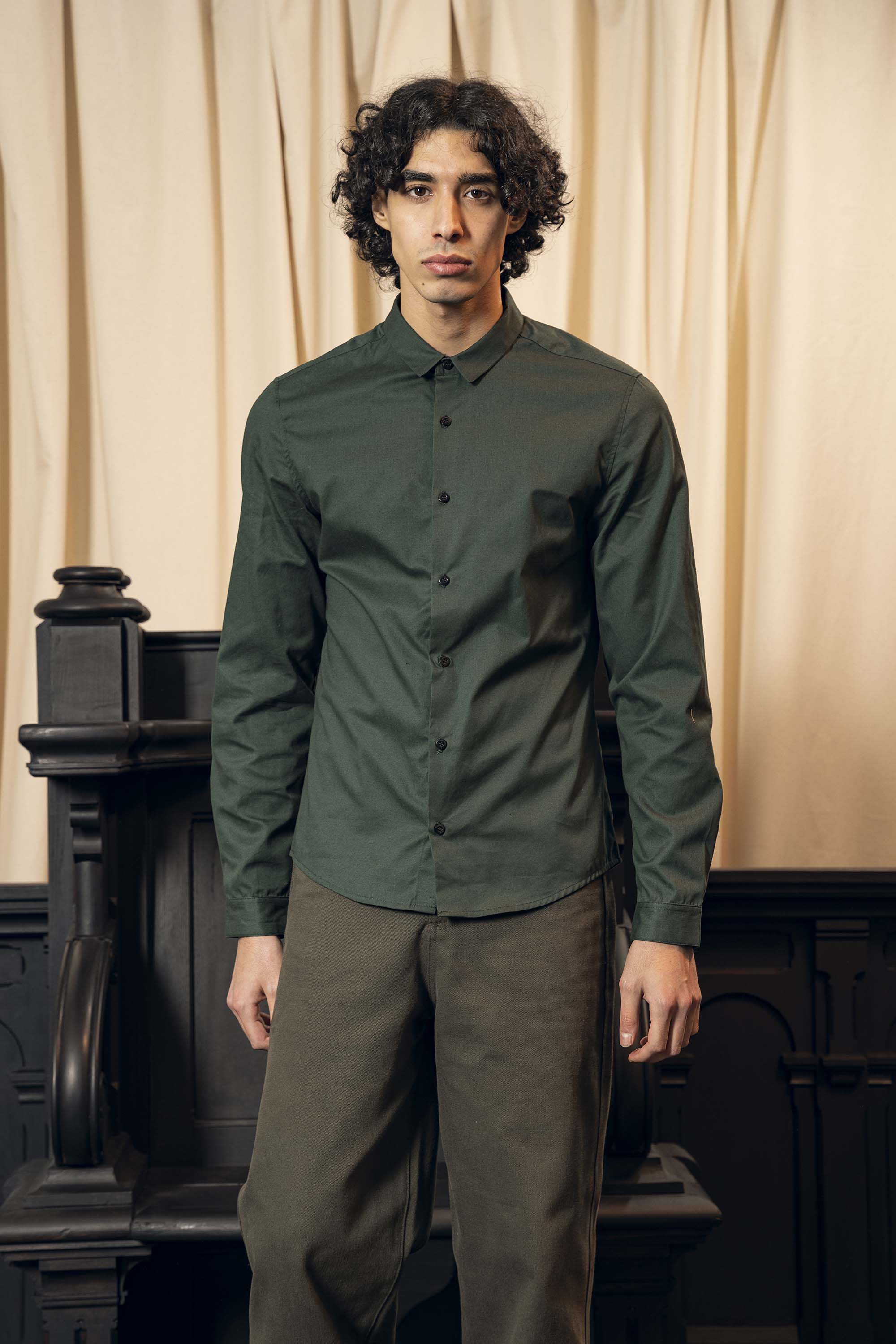 Chemise Farfan Vert Foncé slim fit, ajustée, chic et élégante, chemise mode fashion commerce équitable