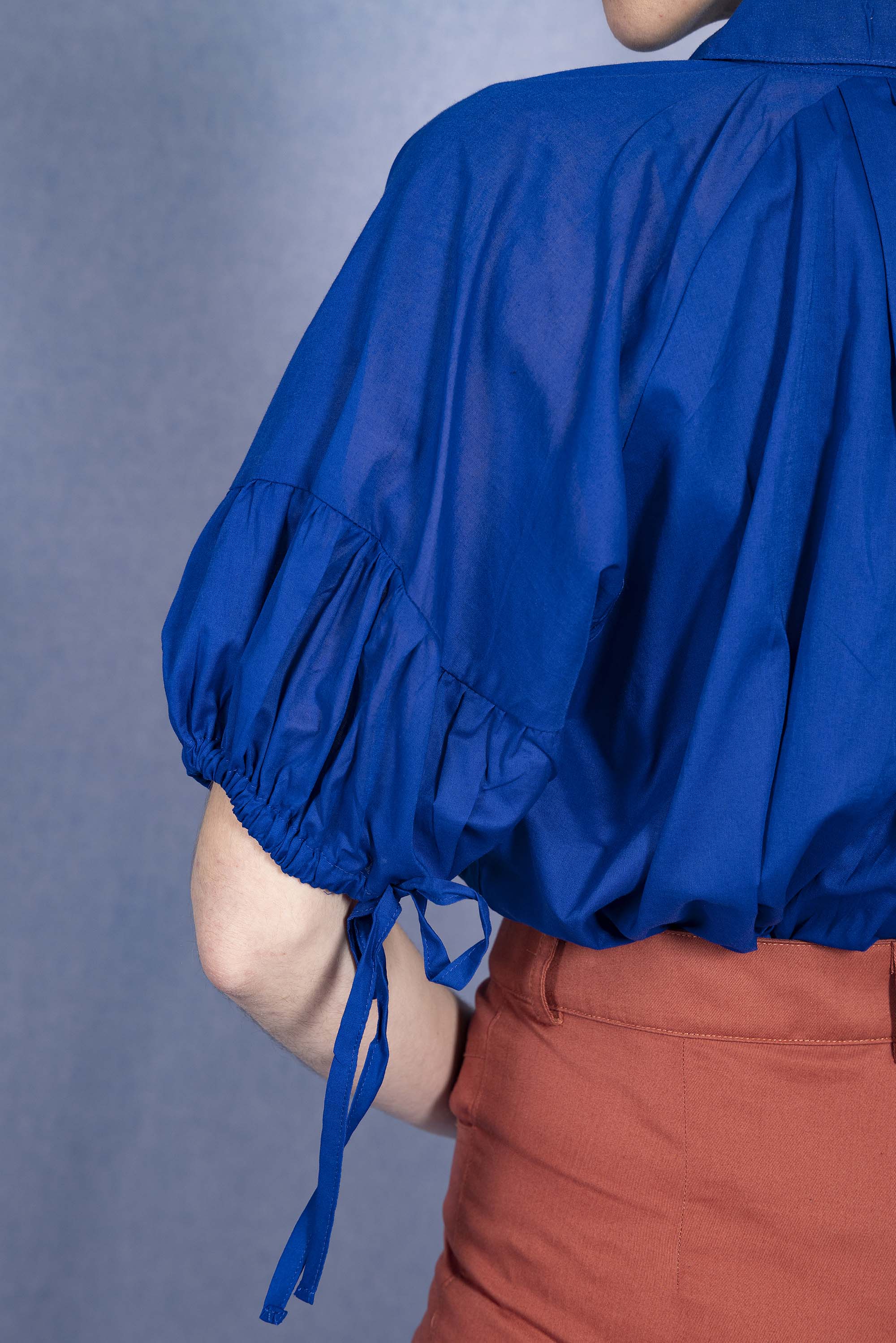 Chemise Nuria Bleu Saphir chemise Misericordia, librement inspirée de différents univers