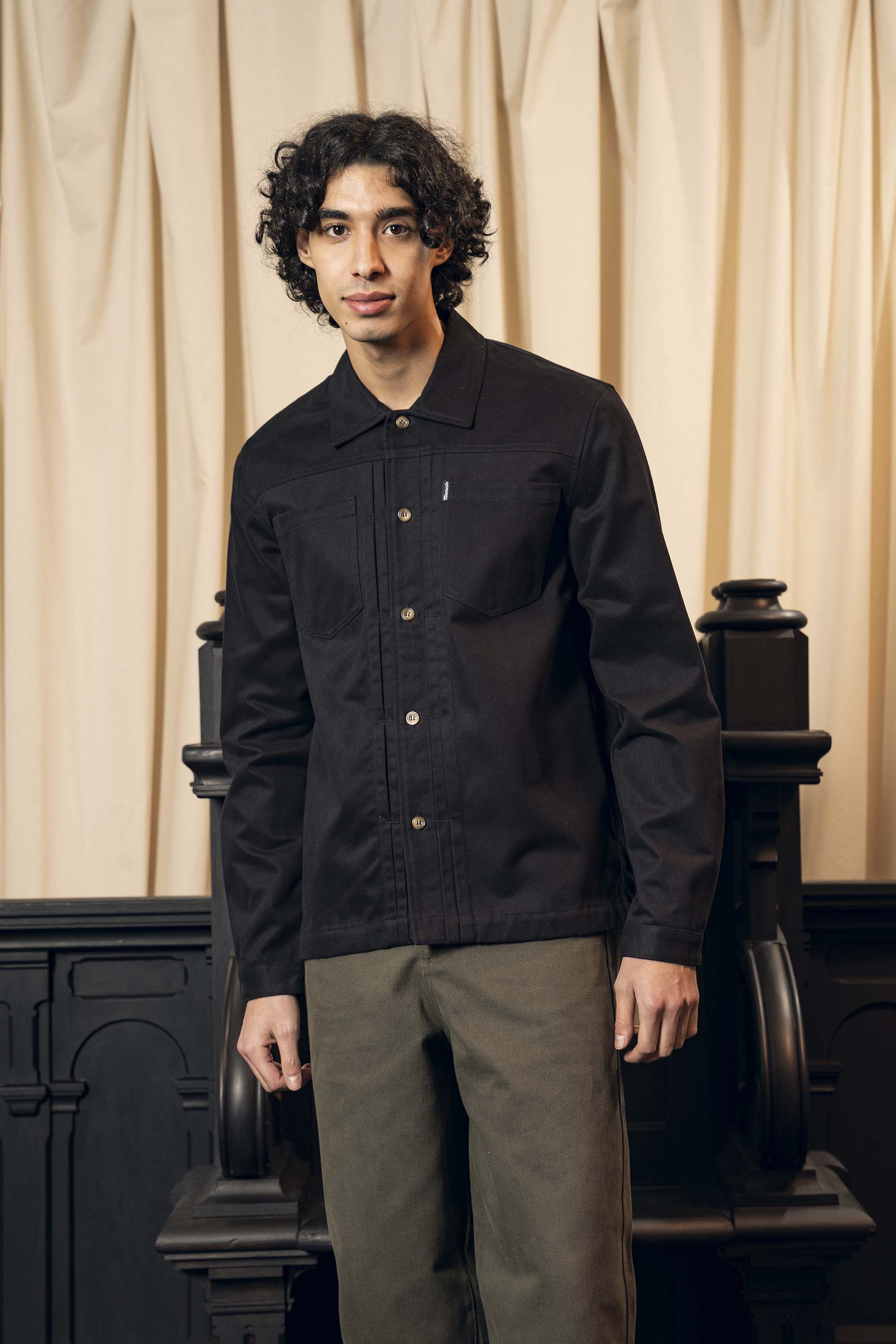 Chemise Wilfredo Noir slim fit, ajustée, chic et élégante, chemise mode fashion commerce équitable