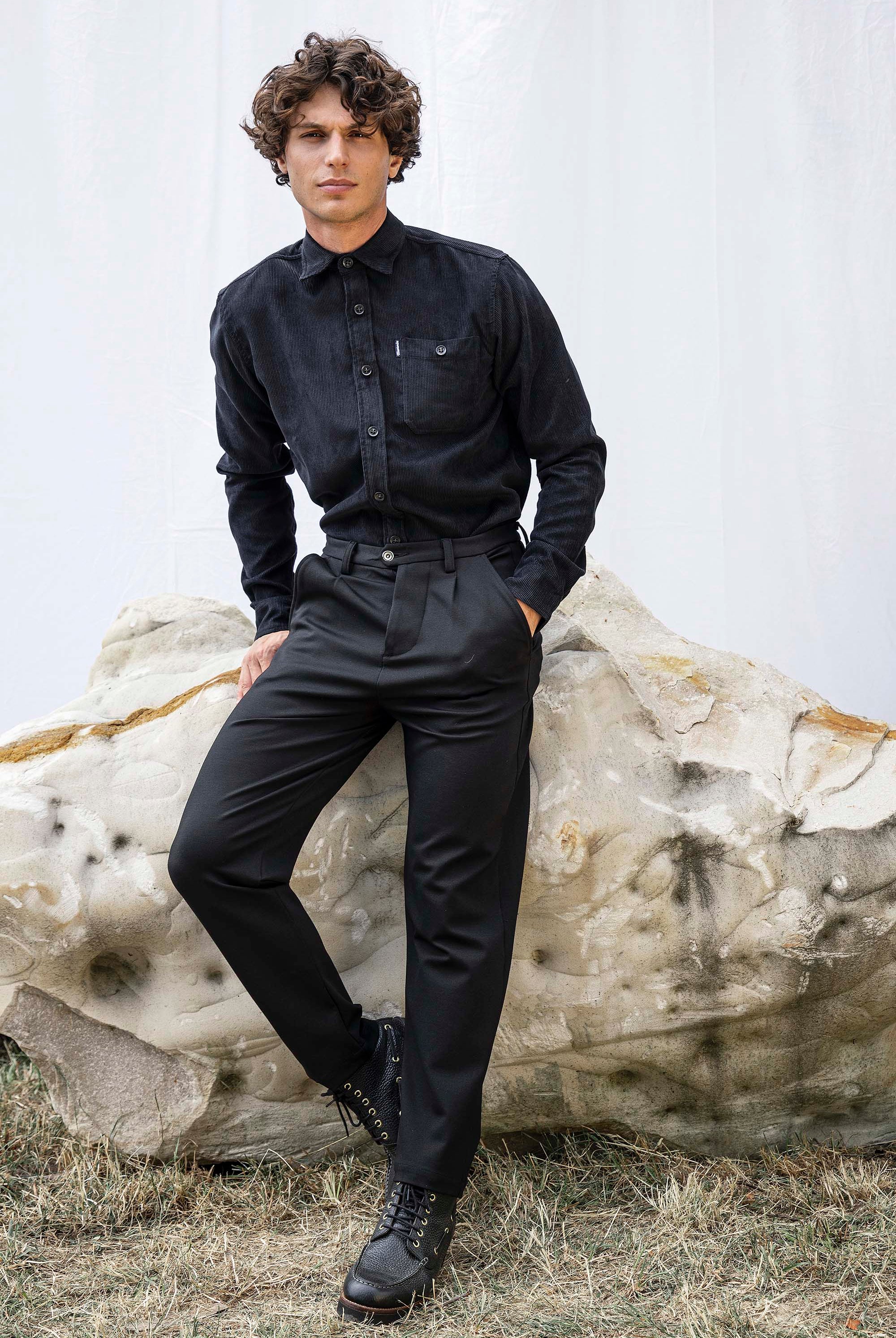 Pantalon Tino Largo Noir pantalons élégants pour hommes, déclinés dans une large gamme de motifs et de coupes