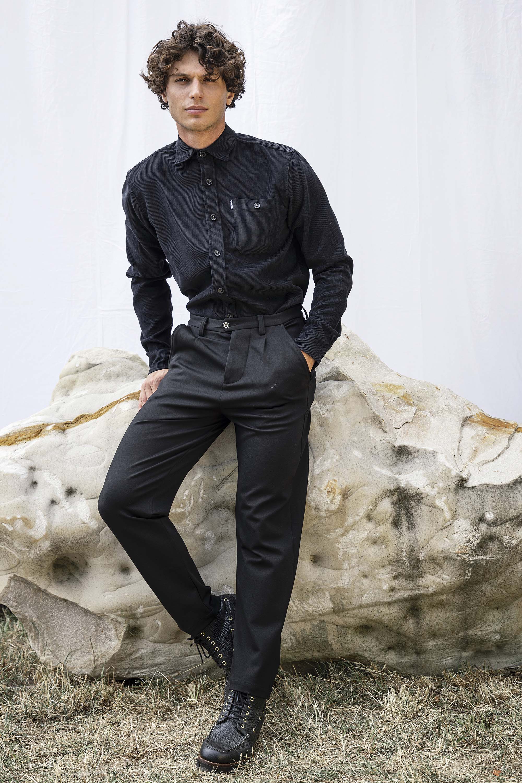Pantalon Tino Largo Noir pantalons élégants pour hommes, déclinés dans une large gamme de motifs et de coupes