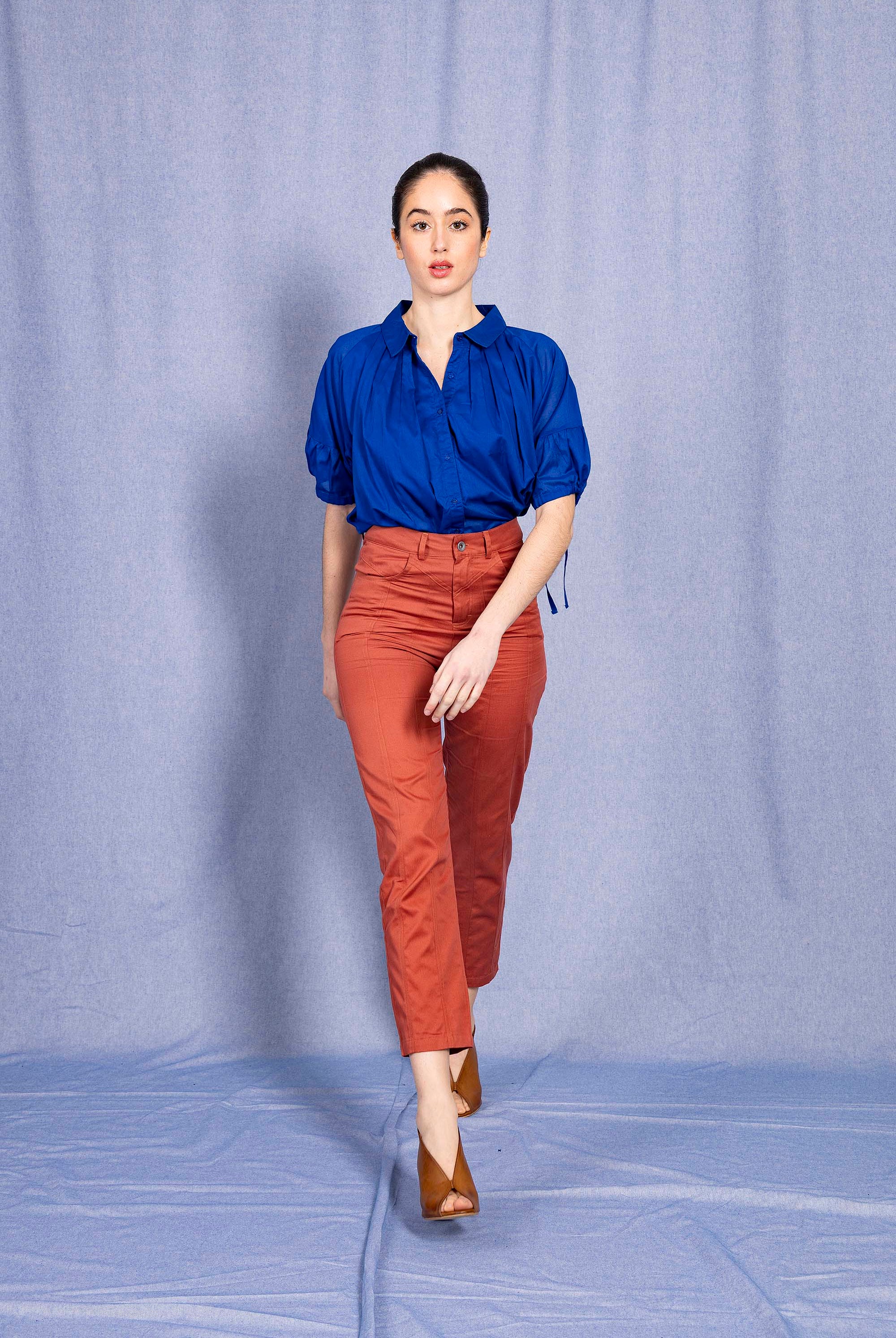 Pantalon Karima Rouge Brique minimalisme et détails tendance, coupes classiques et une palette de couleurs neutres