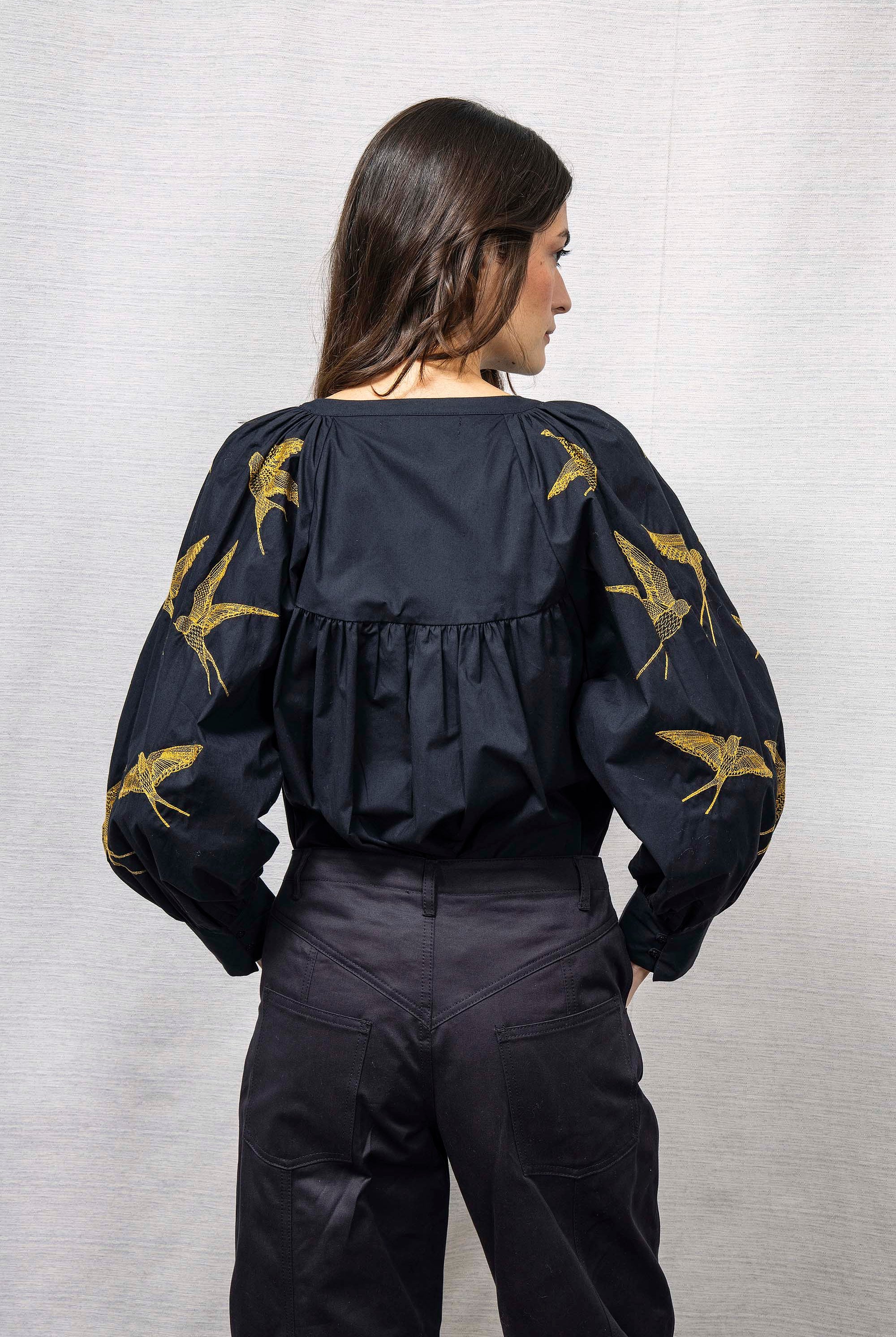 Chemise Doria Aves Noir chemise femme, grand incontournable du vestiaire féminin