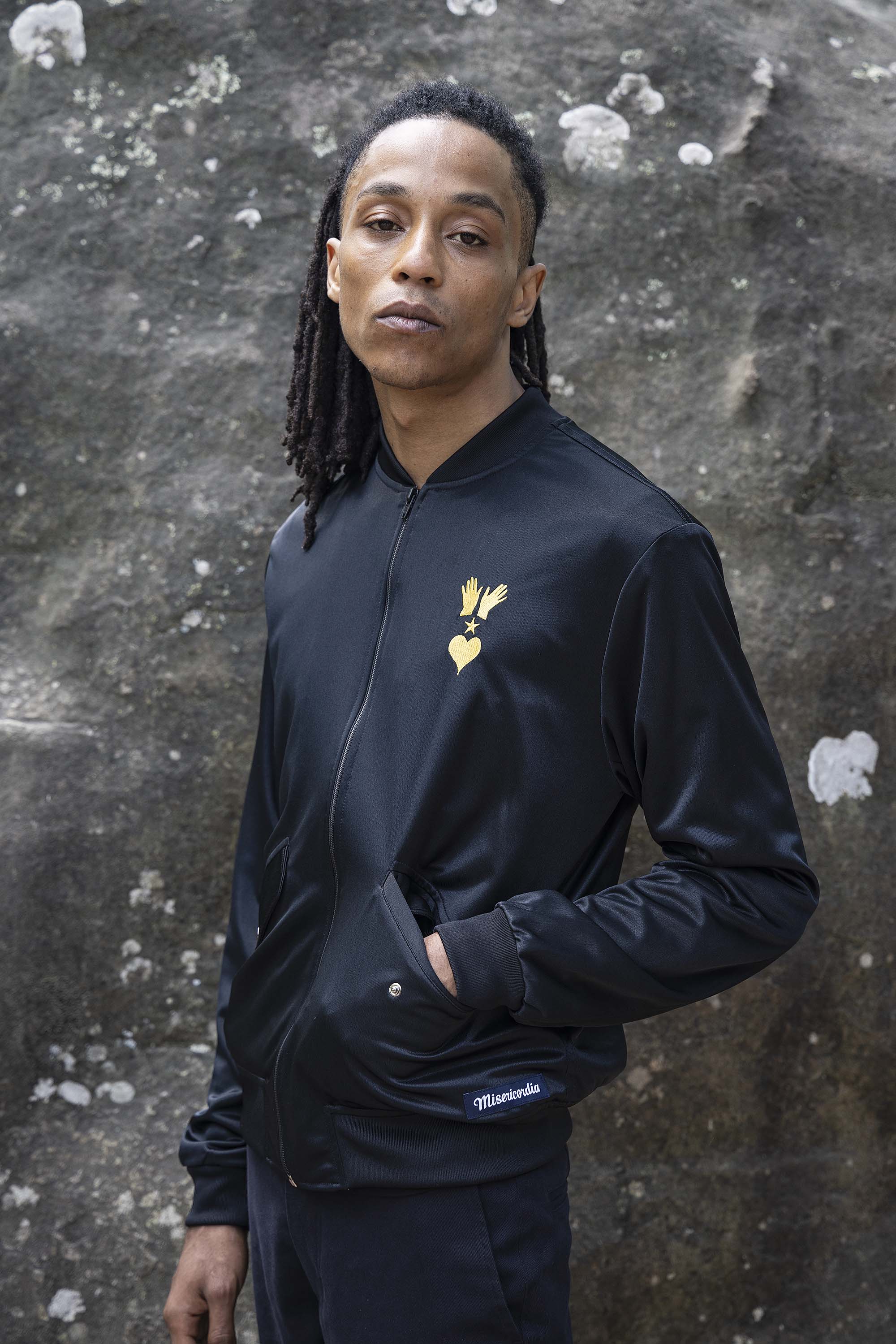 Blouson Paraguas Detonación Noir veste de sport Misericordia pour apporter autant originalité qu'élégance