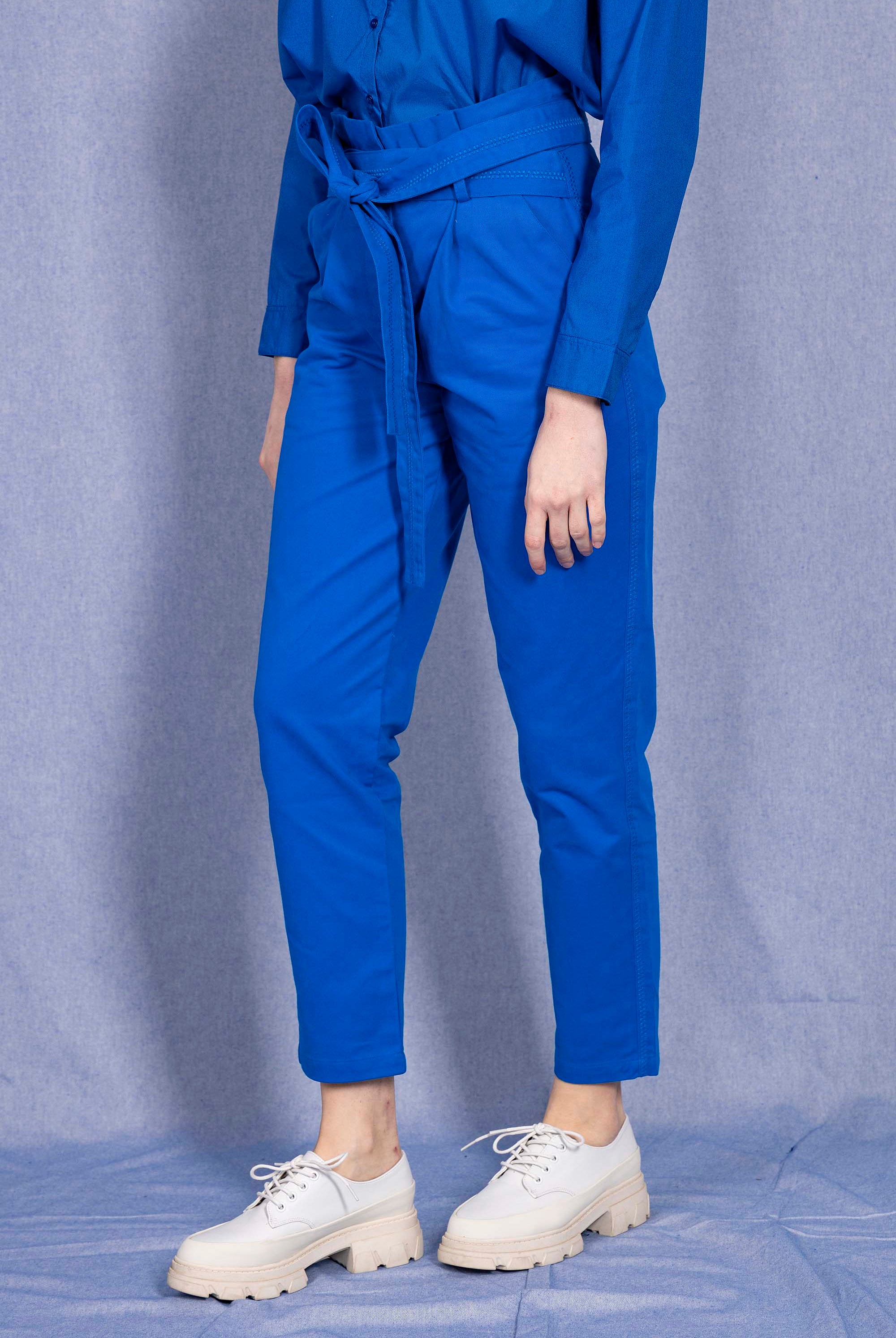 Pantalon Calipso Bleu Saphir parfaite alternative aux jeans, les pantalons en coton Misericordia sont uniques et confortables
