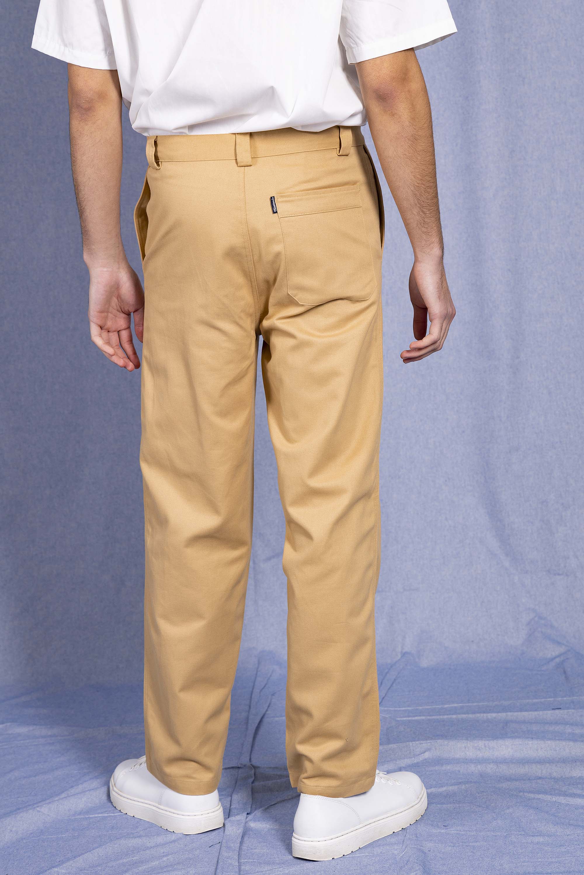 Pantalon Nestor Beige coupe aisée et facile à porter, indispensable à la garde-robe masculine
