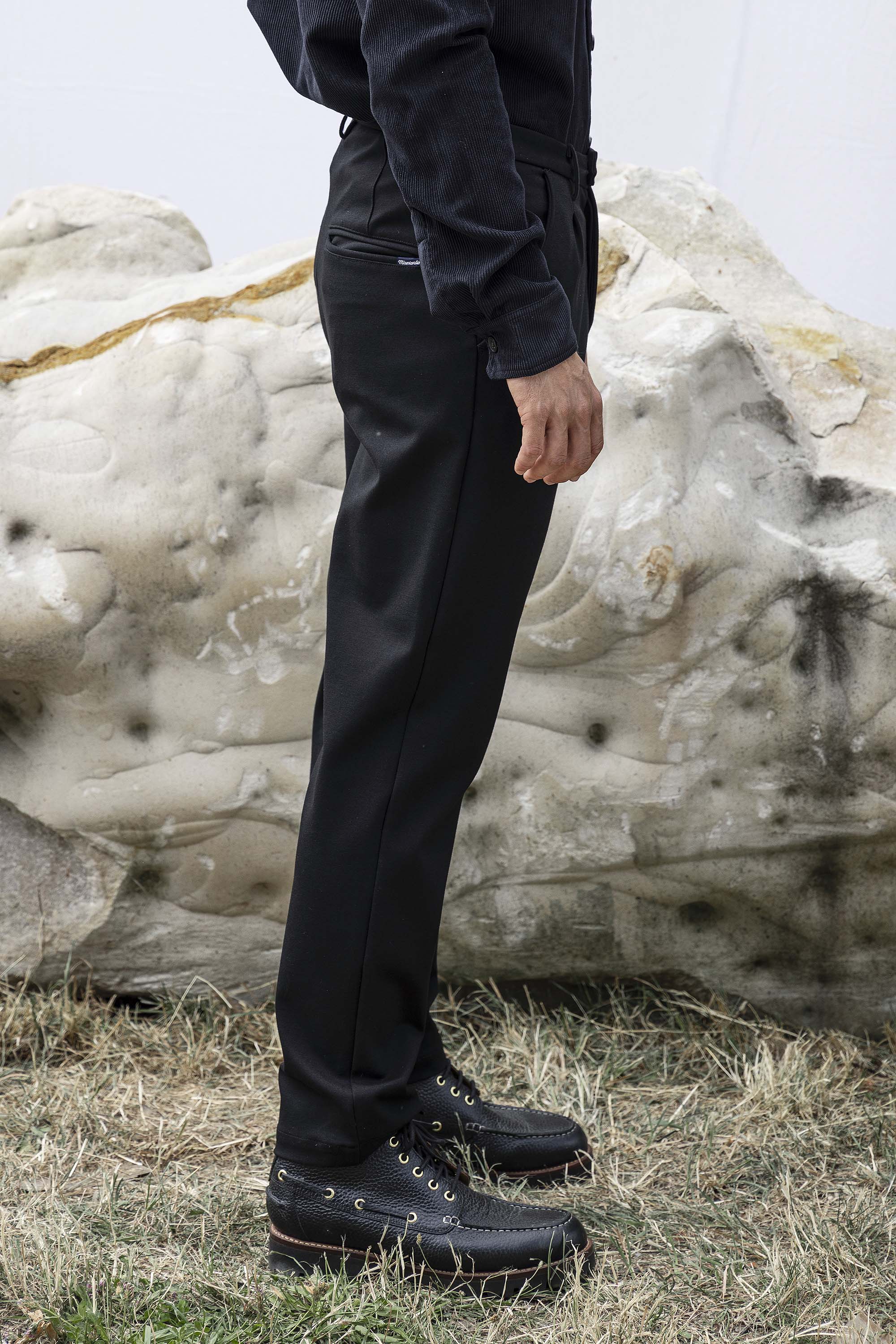 Pantalon Tino Largo Noir particulièrement confortables et stylés, parfaits à porter au quotidien