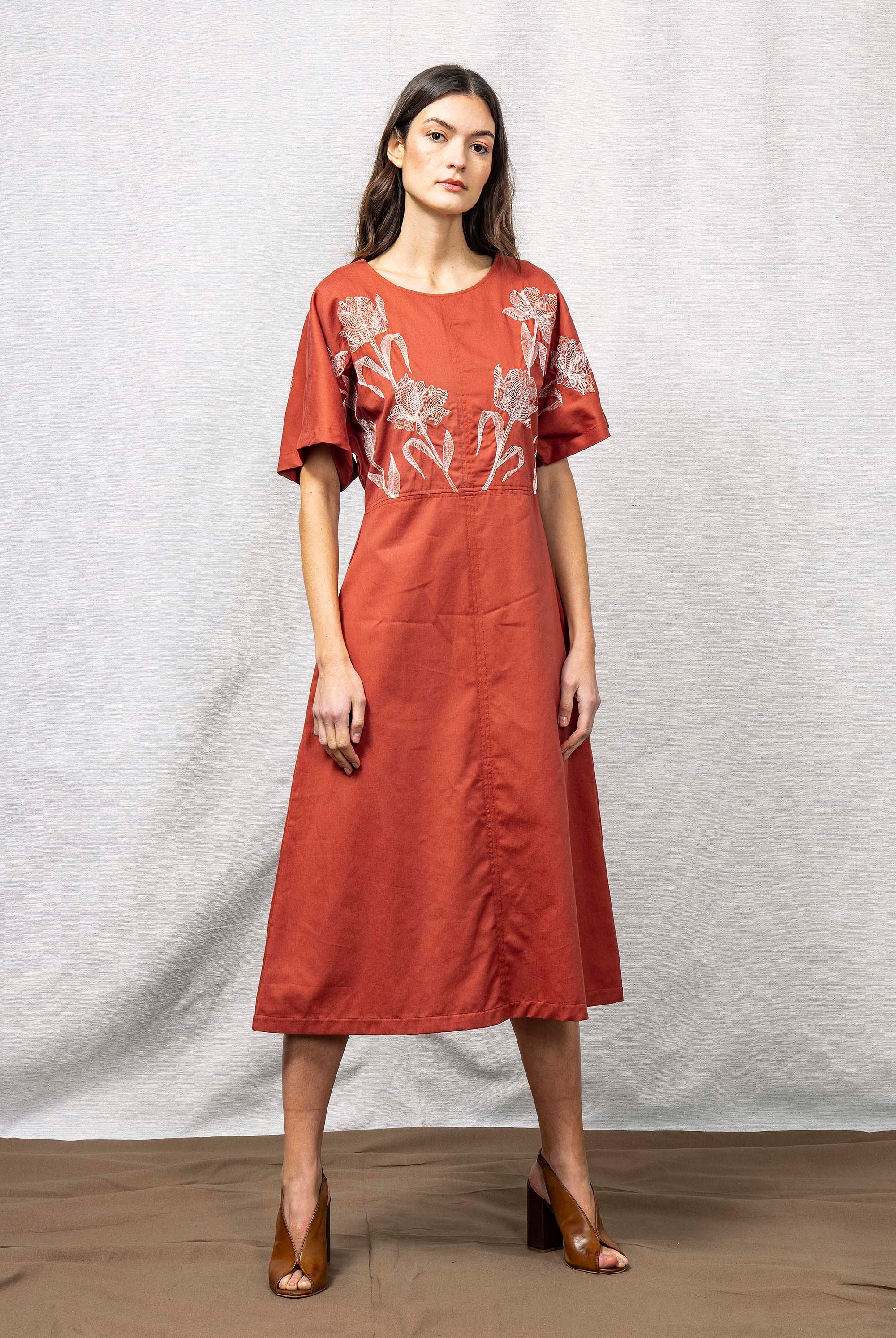 Robe Maeve Flores Rouge Brique robes femme faciles à vivre et agréables à porter
