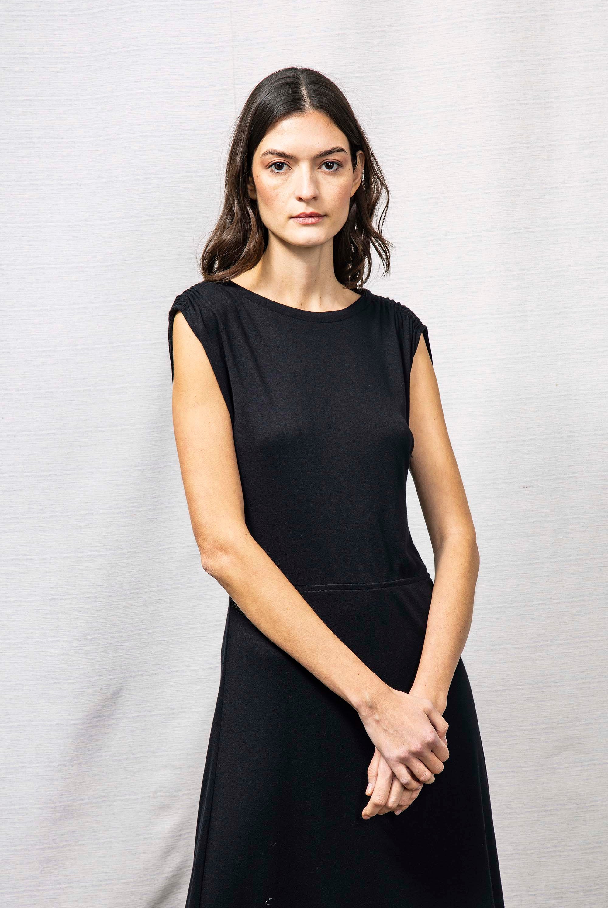 Robe Romina Noir robes femme faciles à vivre et agréables à porter