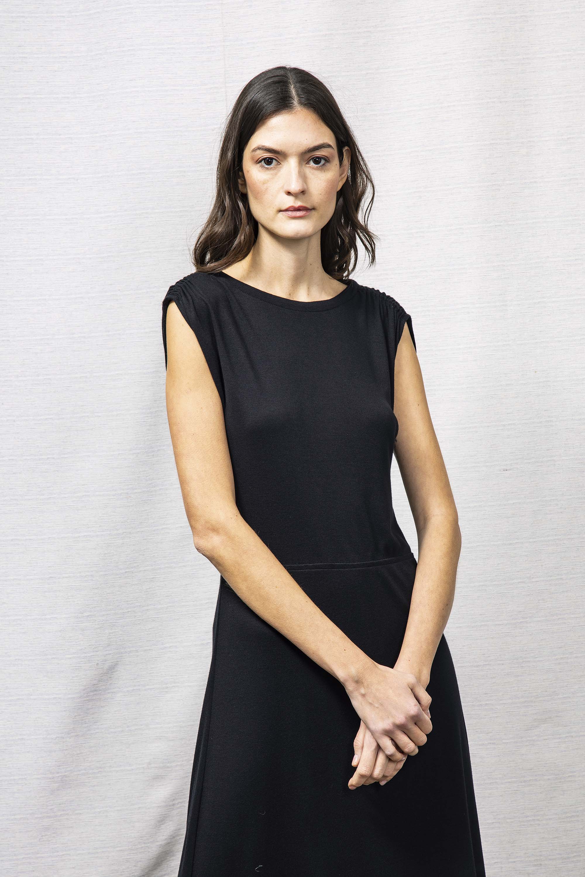 Robe Romina Noir robes femme faciles à vivre et agréables à porter