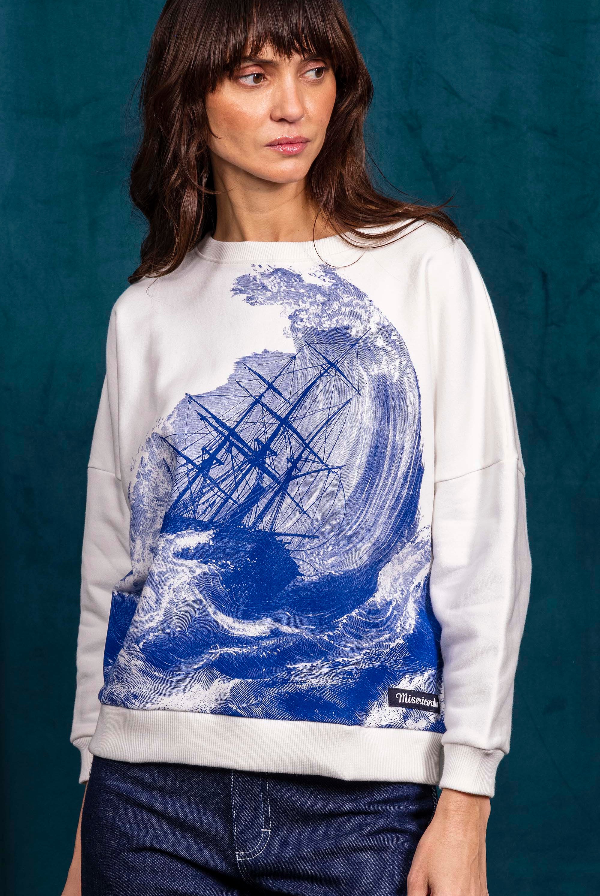 Sweatshirt Contracorriente Rescate Écru sweatshirt femme, pièce basique et vêtement cocooning du quotidien