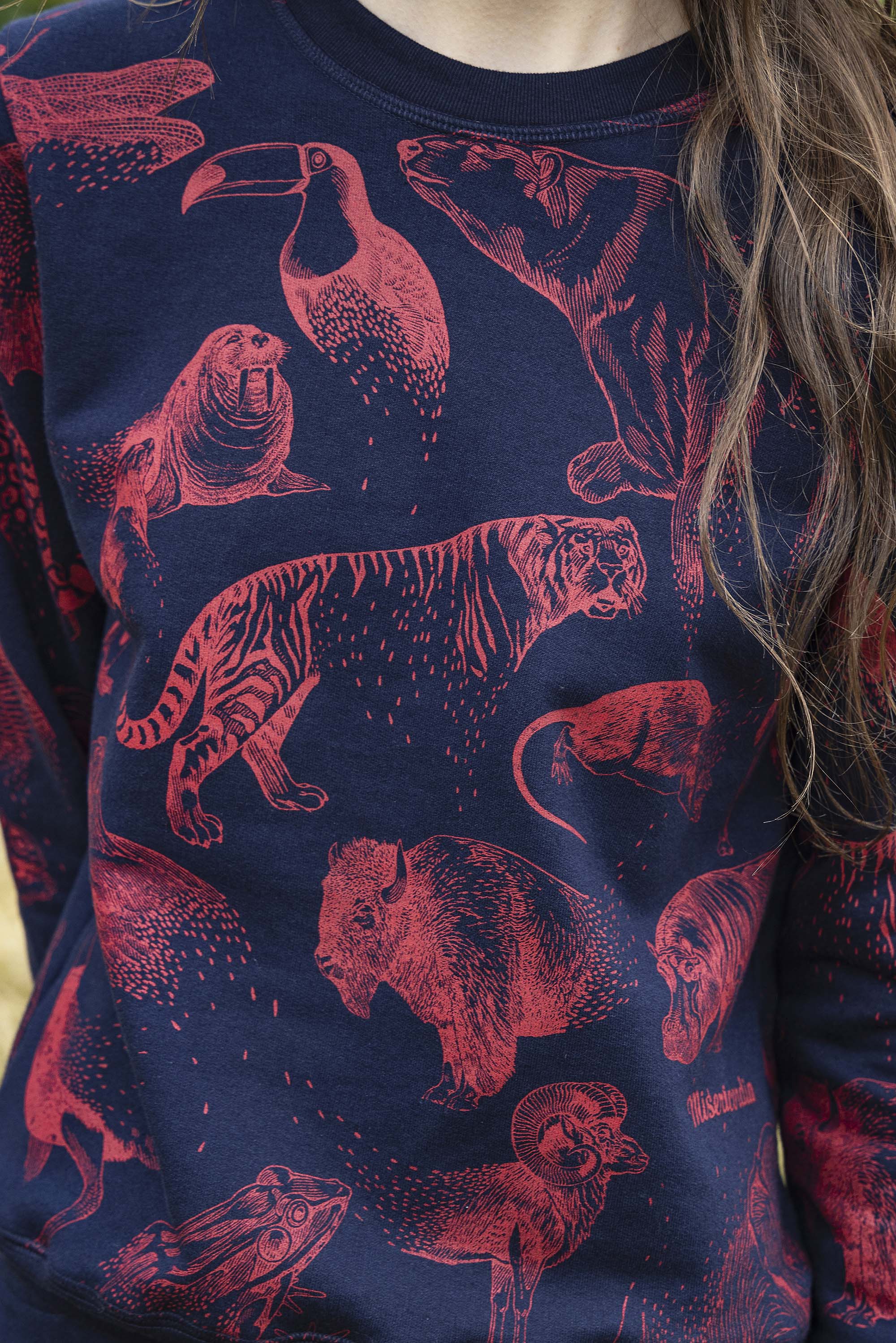 Sweatshirt Macarron Desaparicion Bleu Marine sweatshirt femme, pièce basique et vêtement cocooning du quotidien