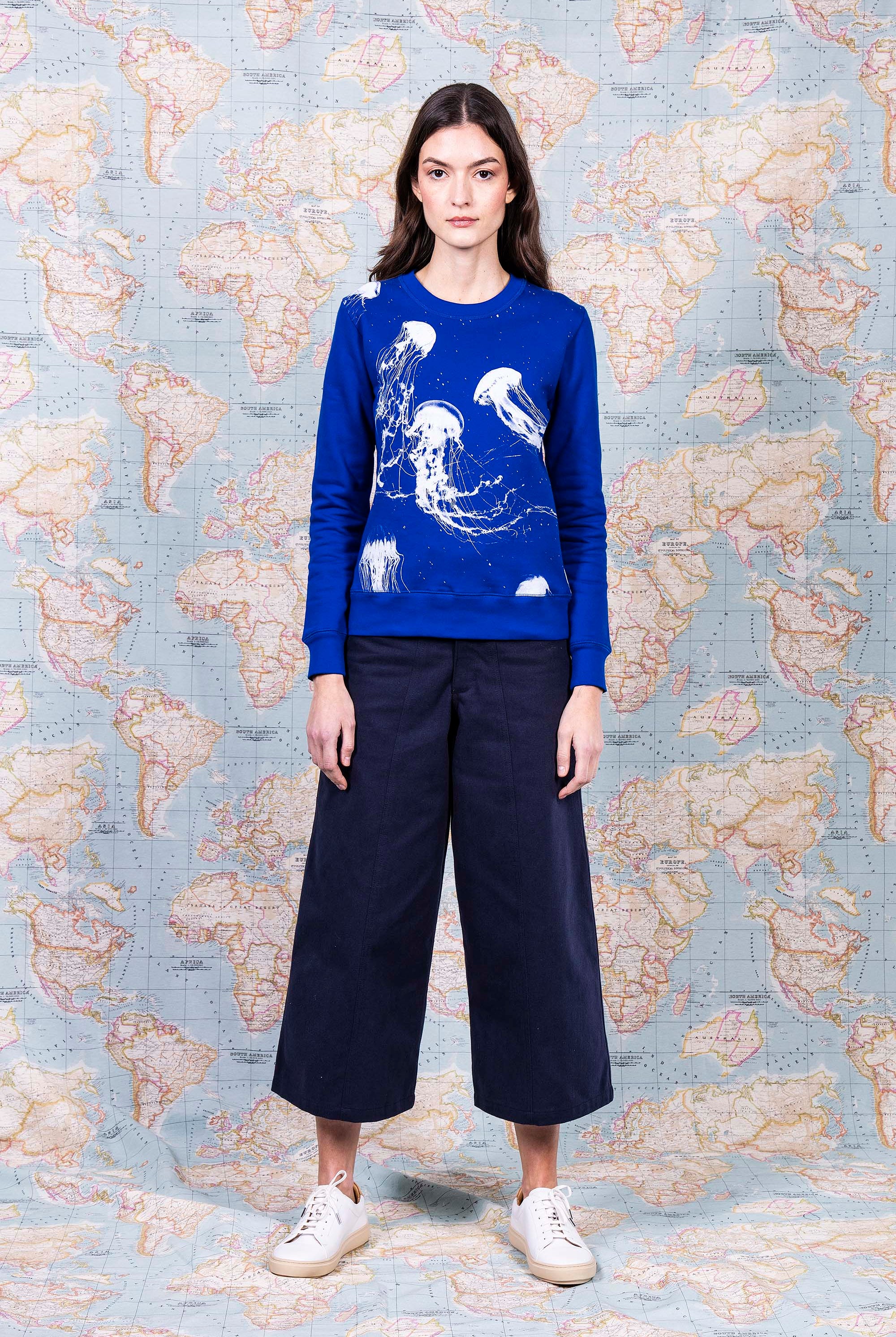 Sweatshirt Macarron Medusas Bleu Saphir sweatshirt femme, pièce basique et vêtement cocooning du quotidien