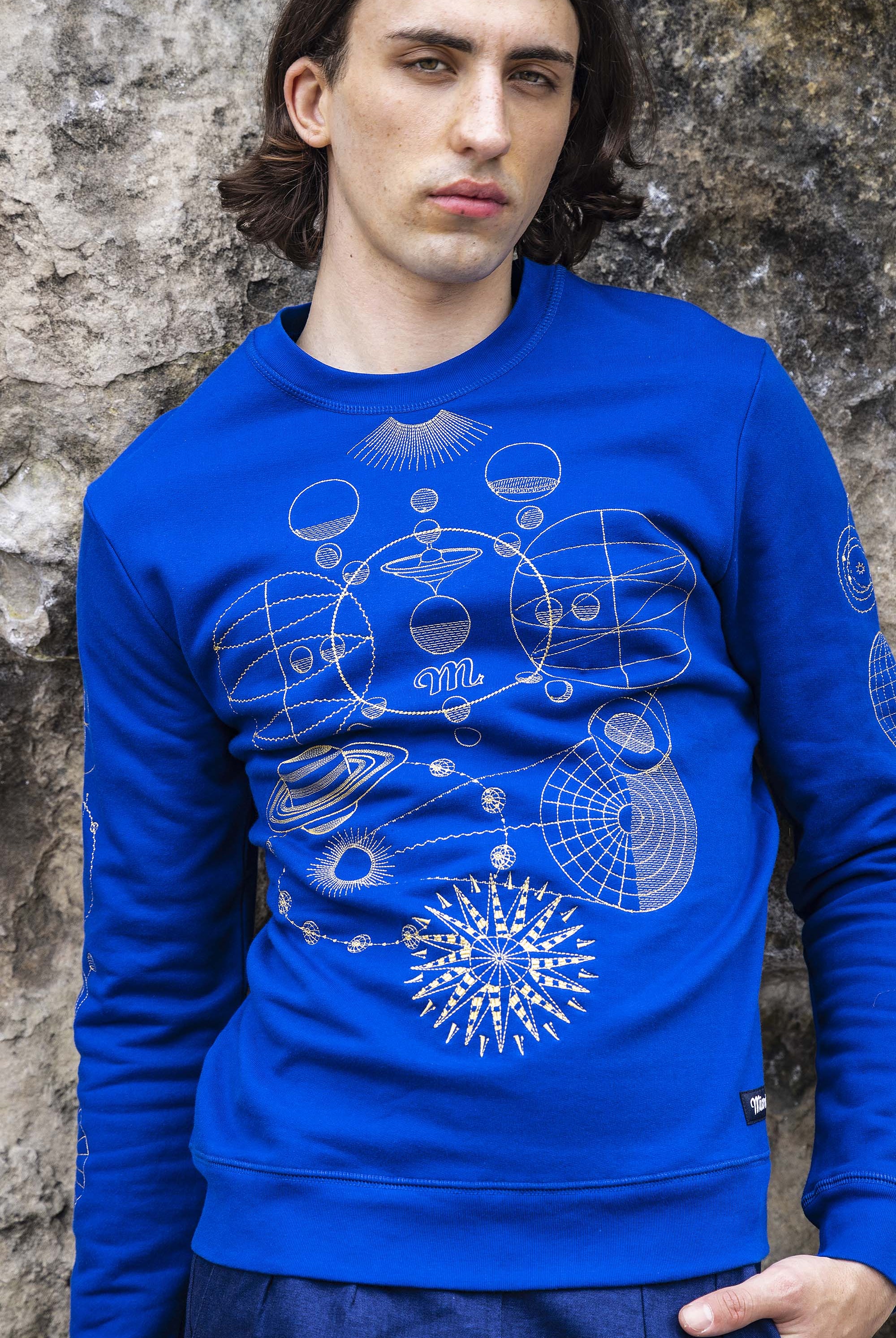 Sweat-shirt Macarron Rotacion Bleu Saphir sweatshirts pour homme pour procurer une sensation de chaleur au quotidien