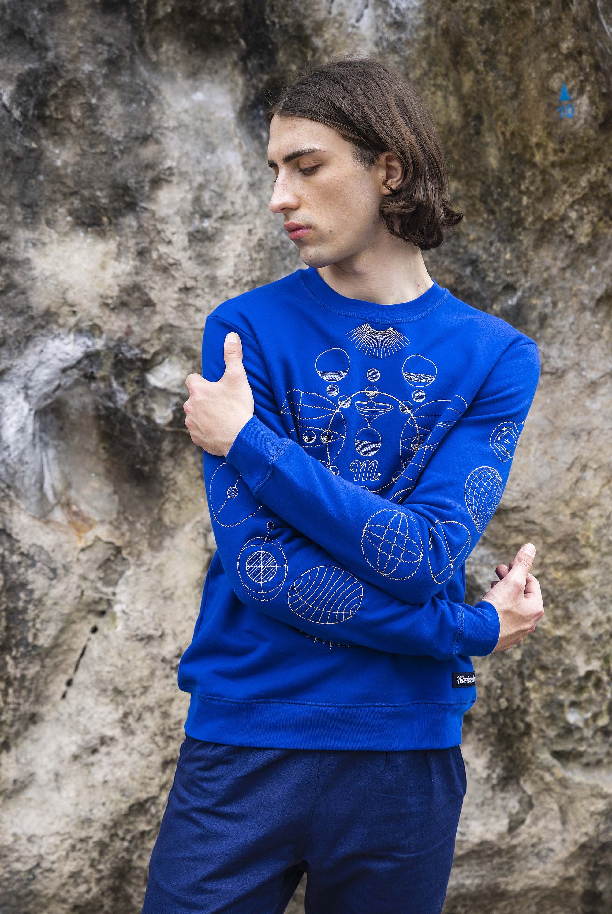 Sweatshirt Macarron Rotacion Bleu Saphir douceur et qualité des sweatshirts homme Misericordia