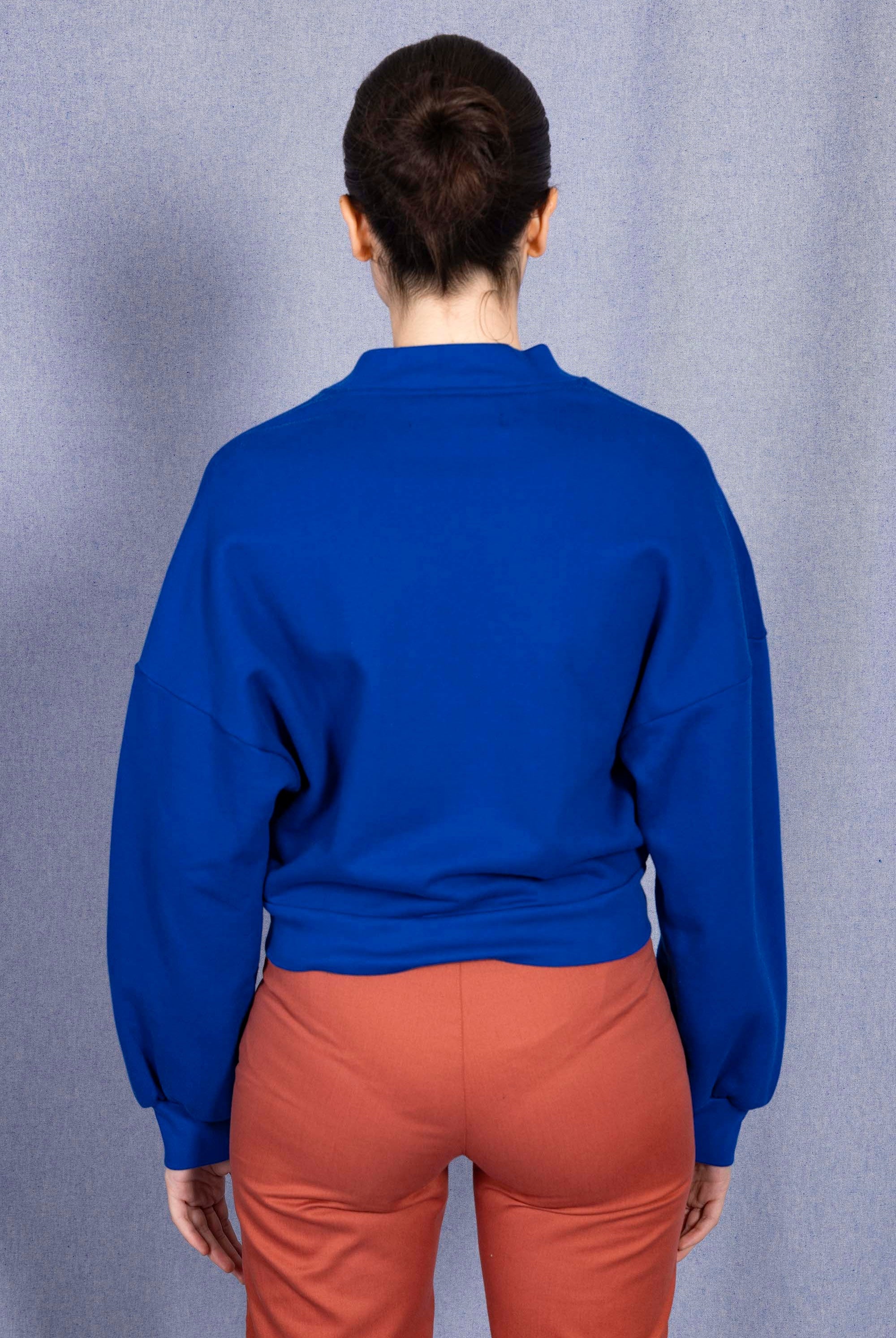 Sweatshirt Neola Bleu Saphir sweatshirt femme, pièce basique et vêtement cocooning du quotidien