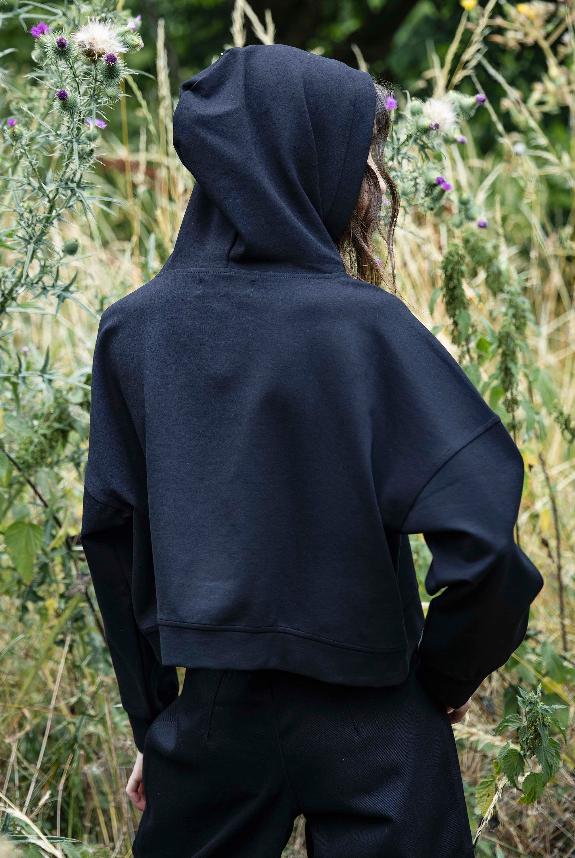 Sweatshirt Victoria Noir doux et confortable, cintré, oversize, zippé ou à capuche