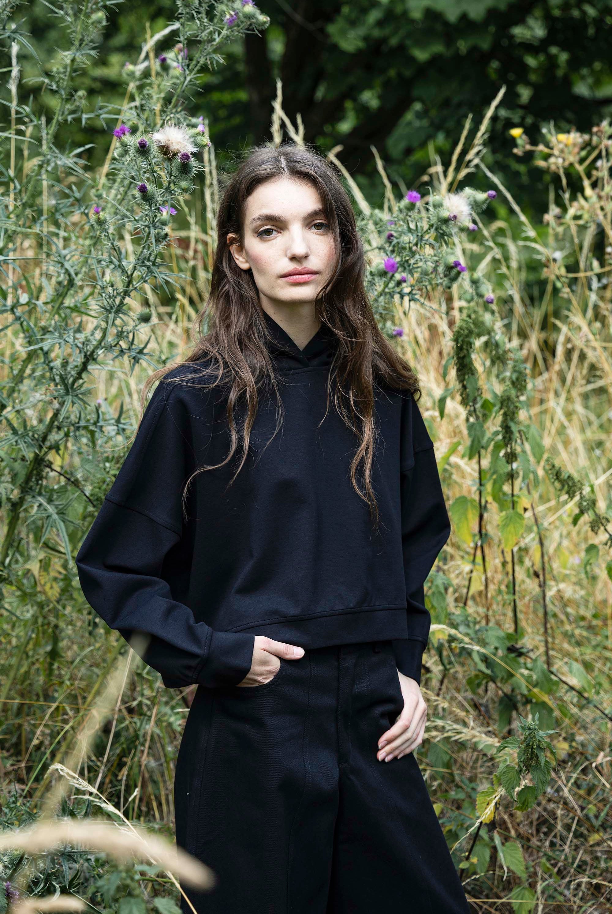 Sweatshirt Victoria Noir le sweatshirt femme Misericordia revendique une nouvelle identité tendance