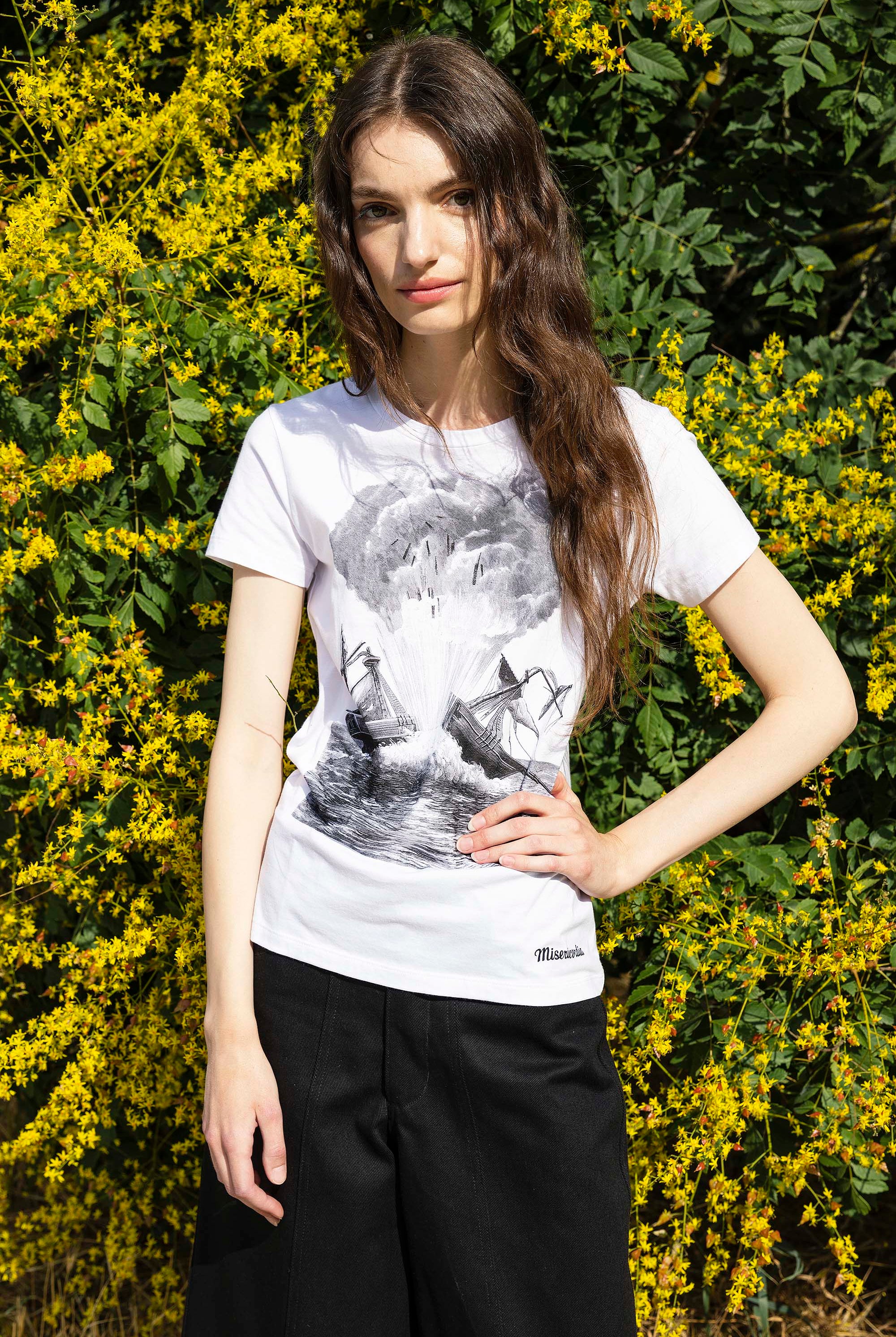 T-Shirt Medallon Explosion Blanc t-shirts femme décontractés et sophistiqués