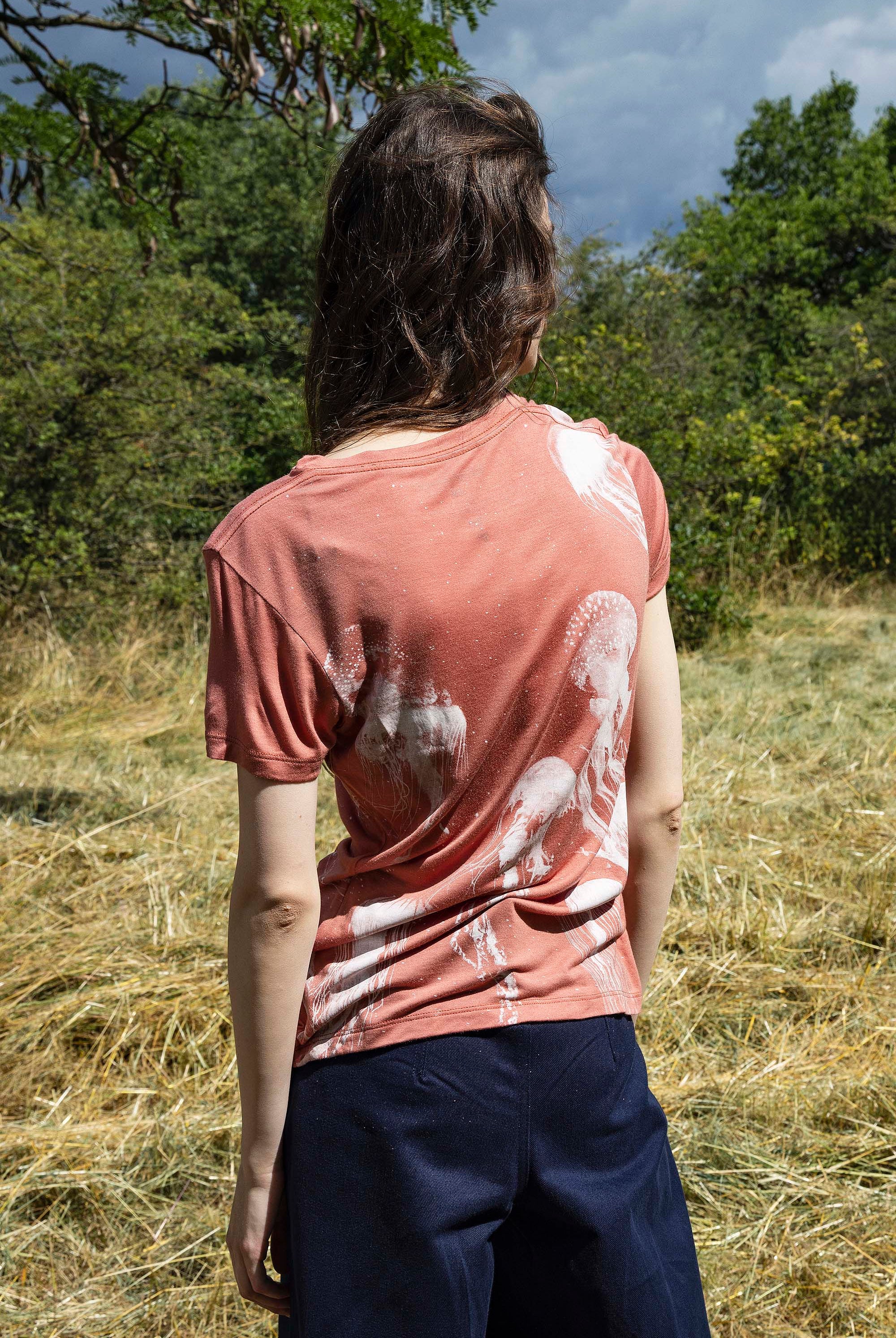 T-Shirt Medallon Medusas Saumon t-shirts femme décontractés et sophistiqués