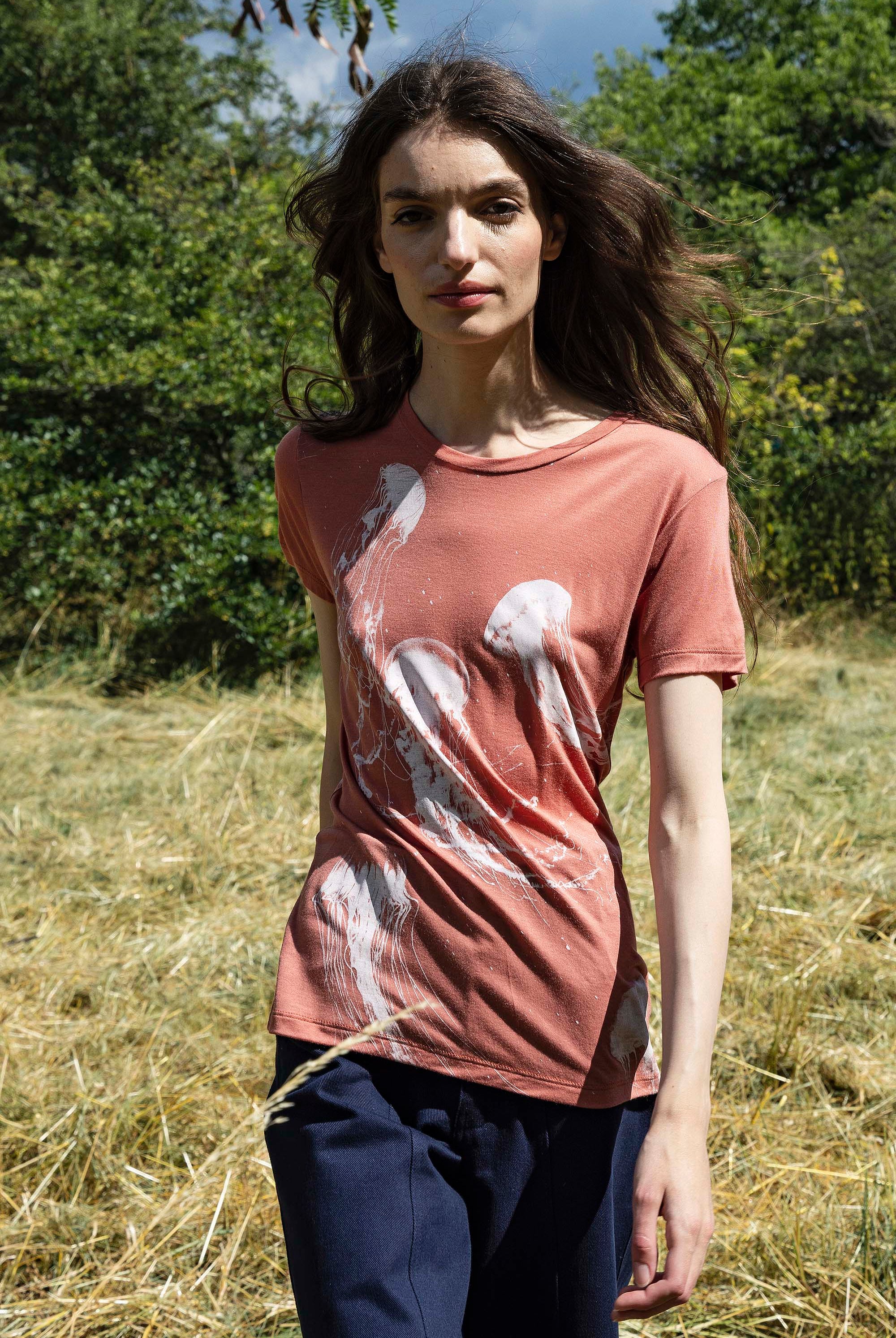 T-Shirt Medallon Medusas Saumon t-shirts femme décontractés et sophistiqués