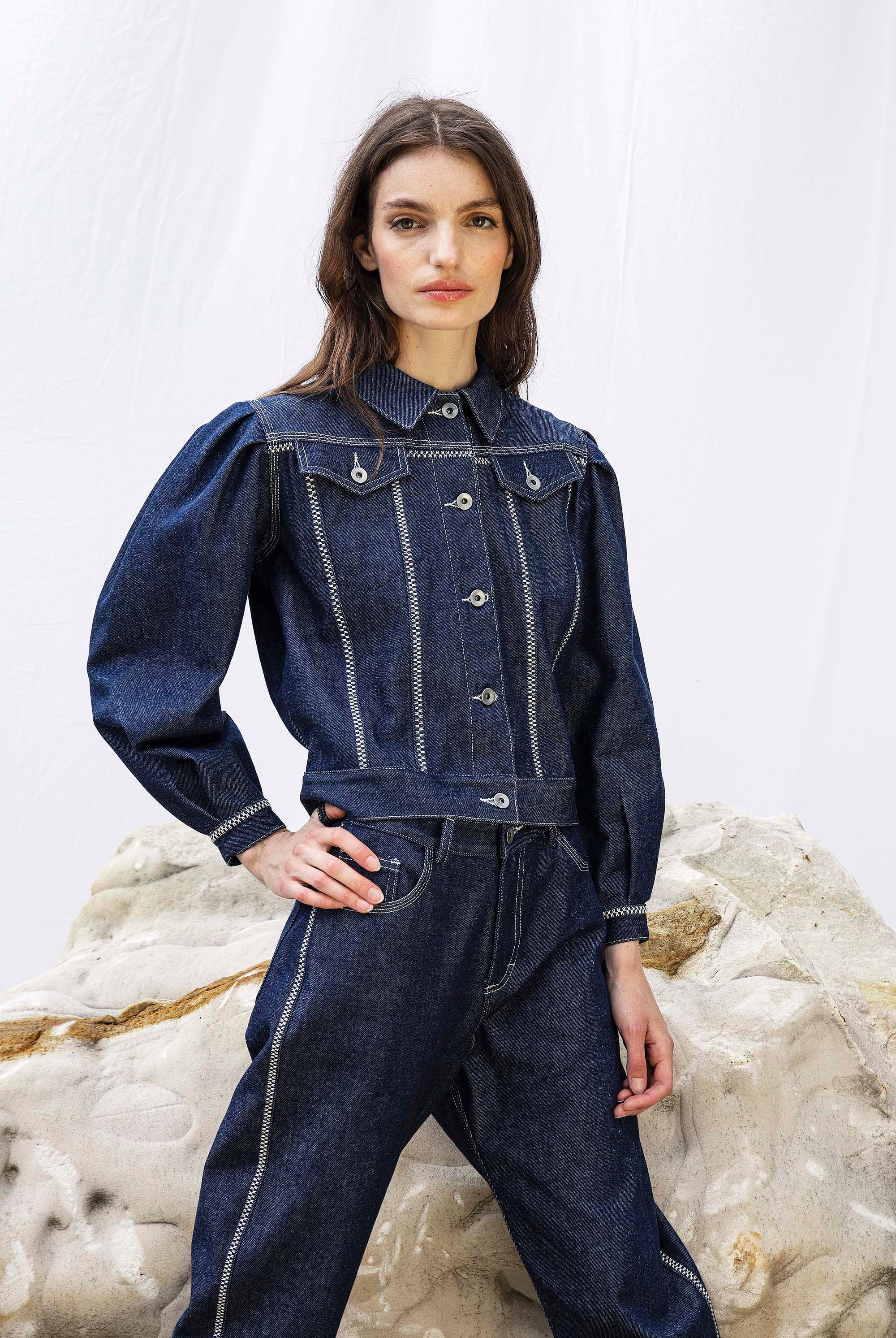 Veste Leda Bleu Denim habiller une tenue, tendance classique, inspiration androgyne