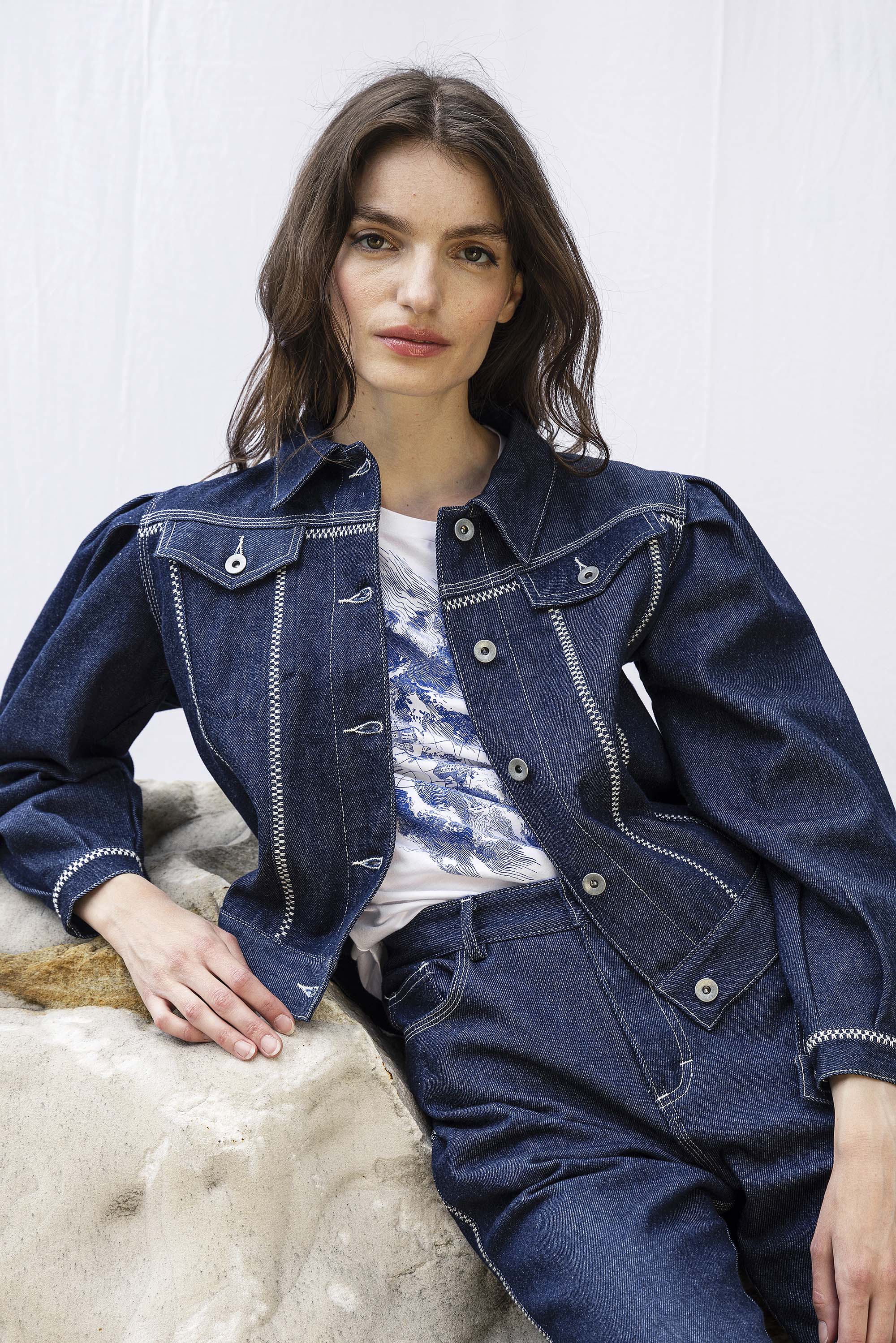 Veste Leda Bleu Denim habiller une tenue, tendance classique, inspiration androgyne