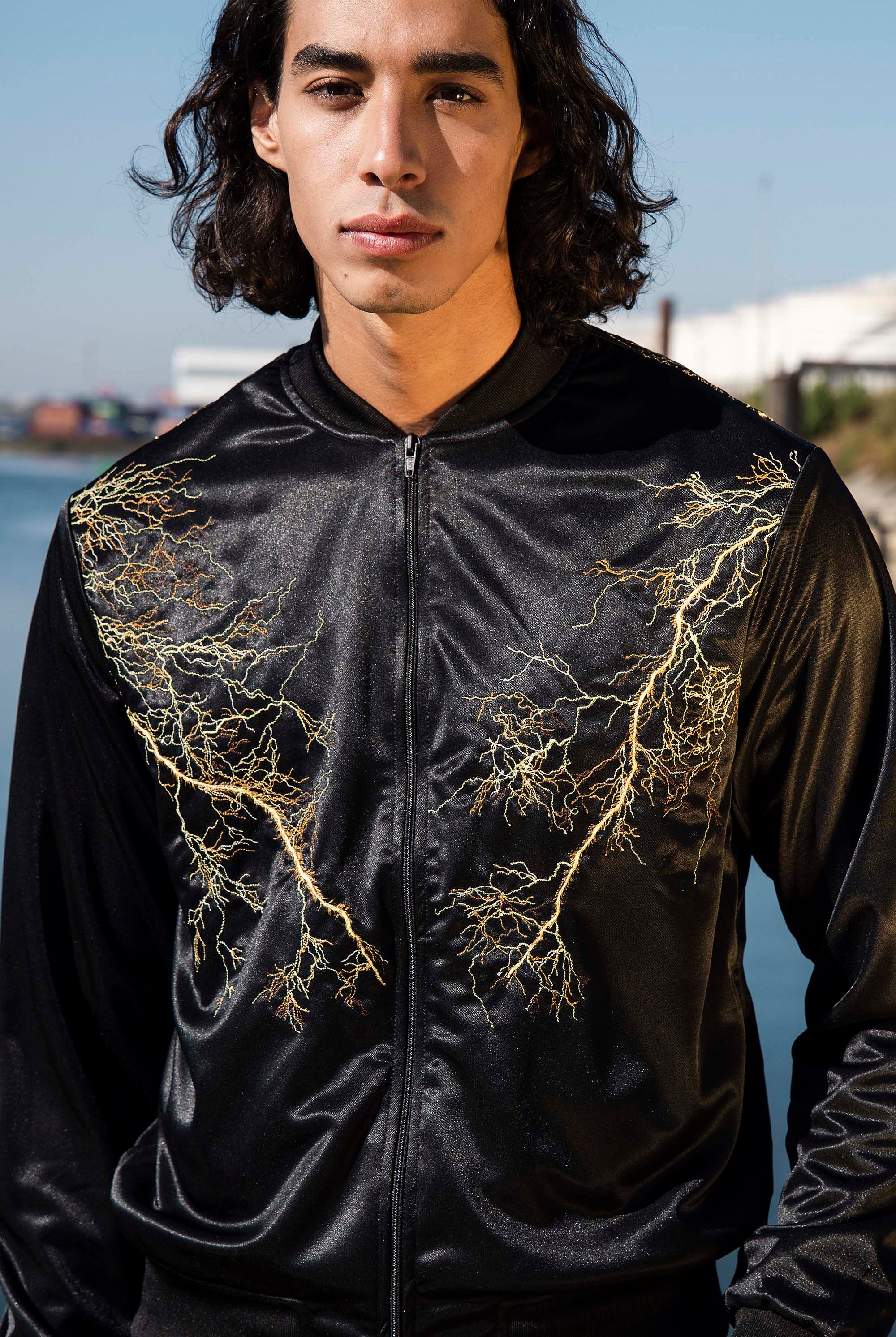 Blouson Paraguas Rayo Noir veste de sport pour dynamiser une tenue décontractée