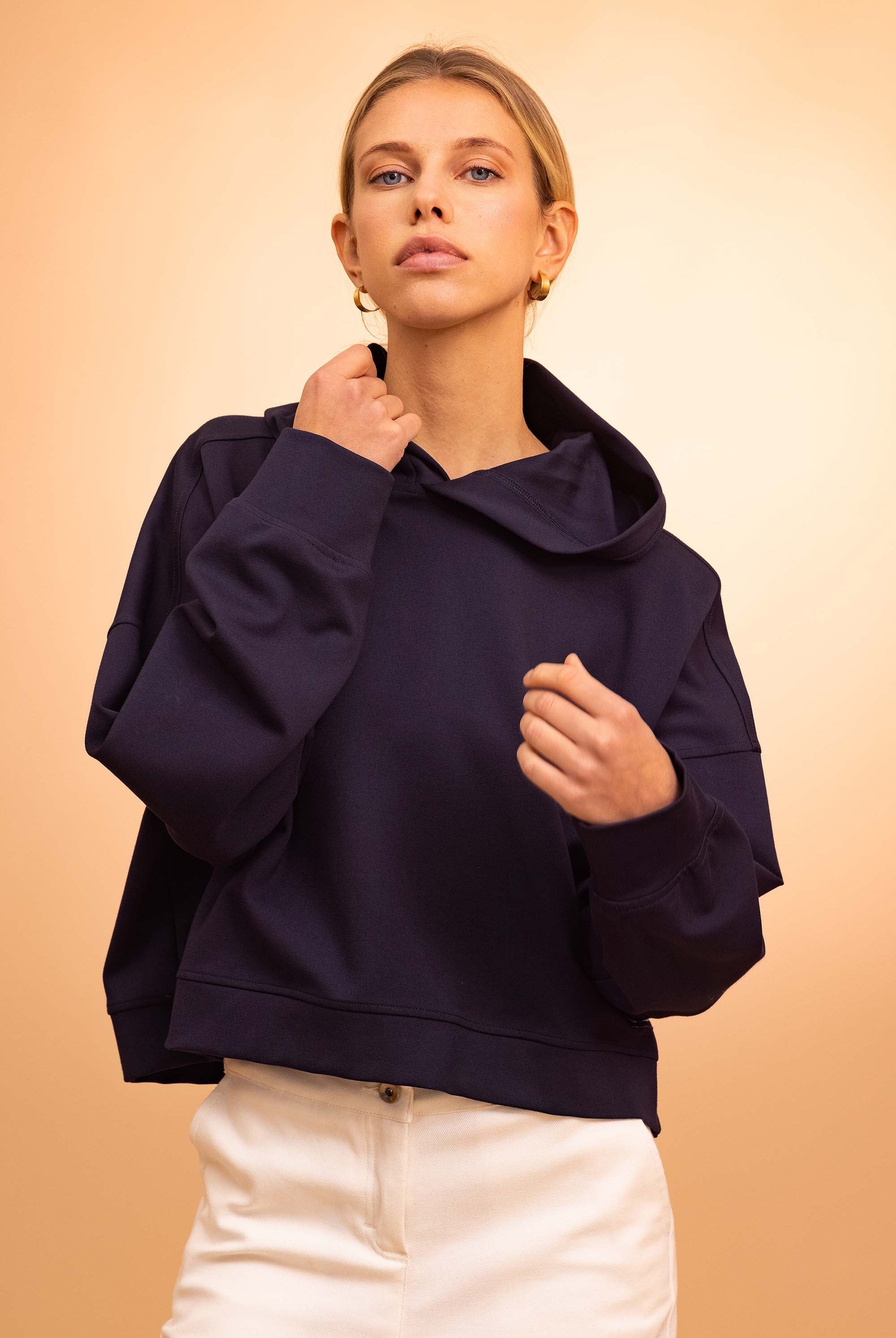 Sweatshirt Victoria Bleu Marine des sweatshirts femmes basiques épurés