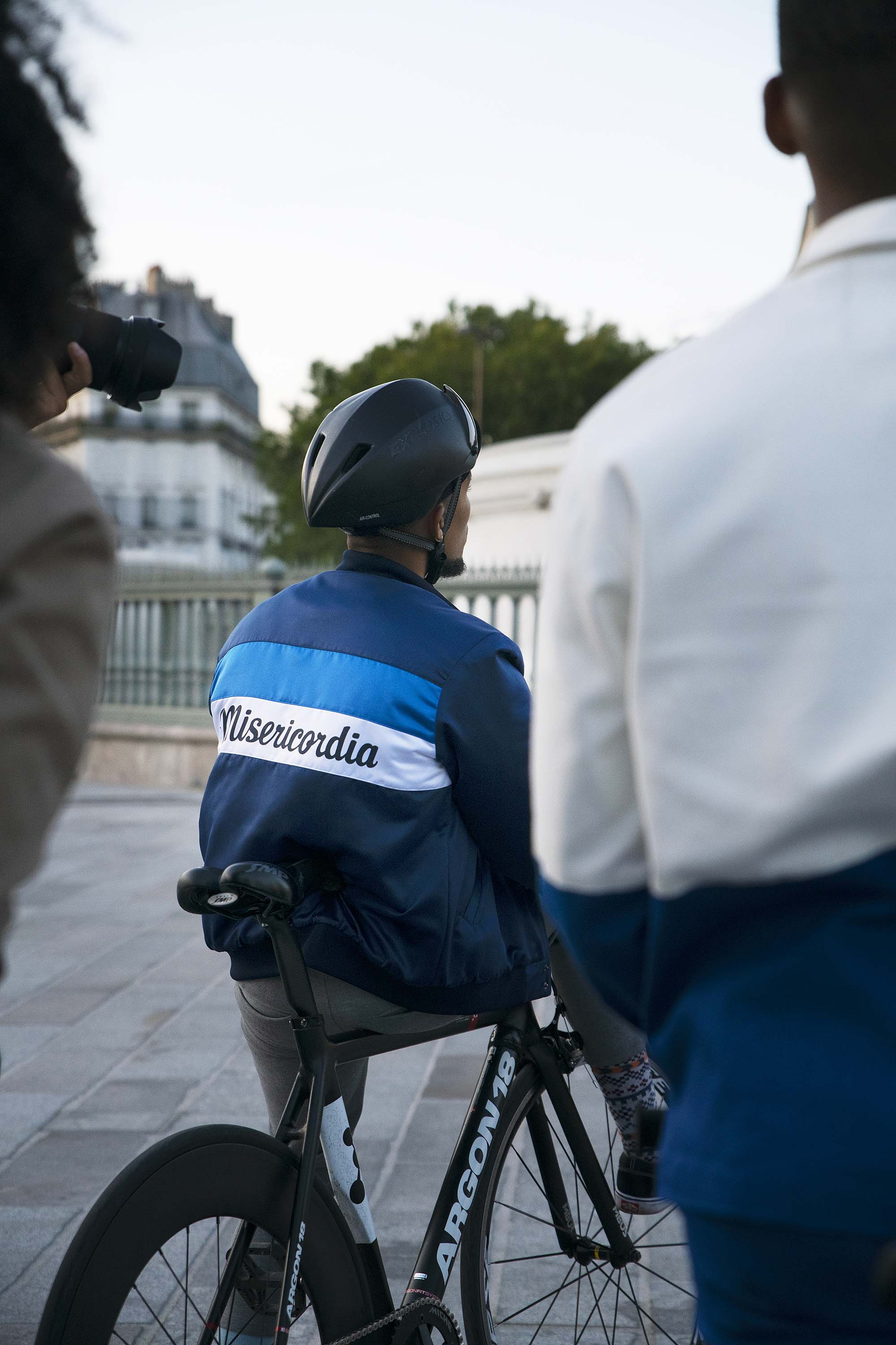 DES CRÉATIONS DE LIMA À PARIS