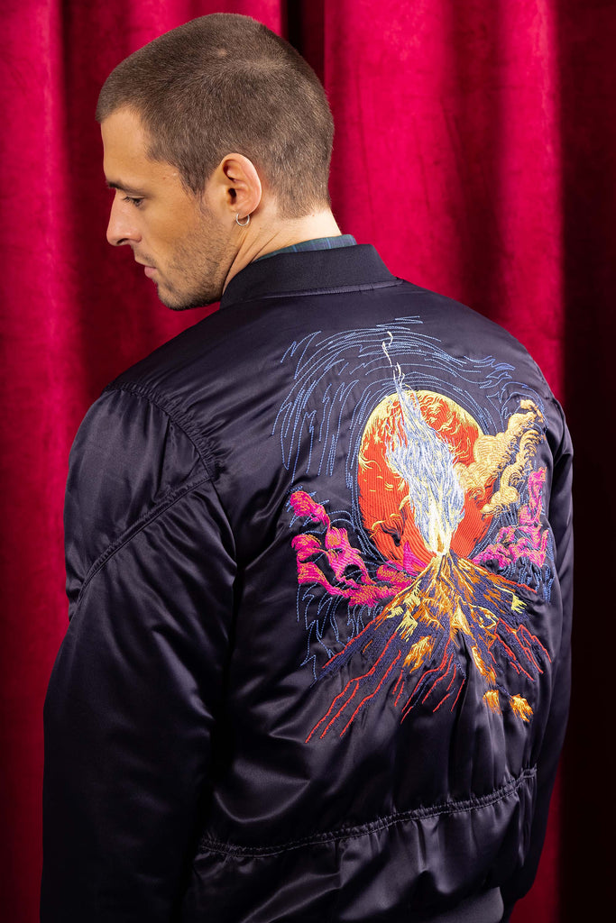 veste teddy bleu marine avec broderie volcan au dos pour homme nouveauté nouvelle collection hiver 2022 misericordia