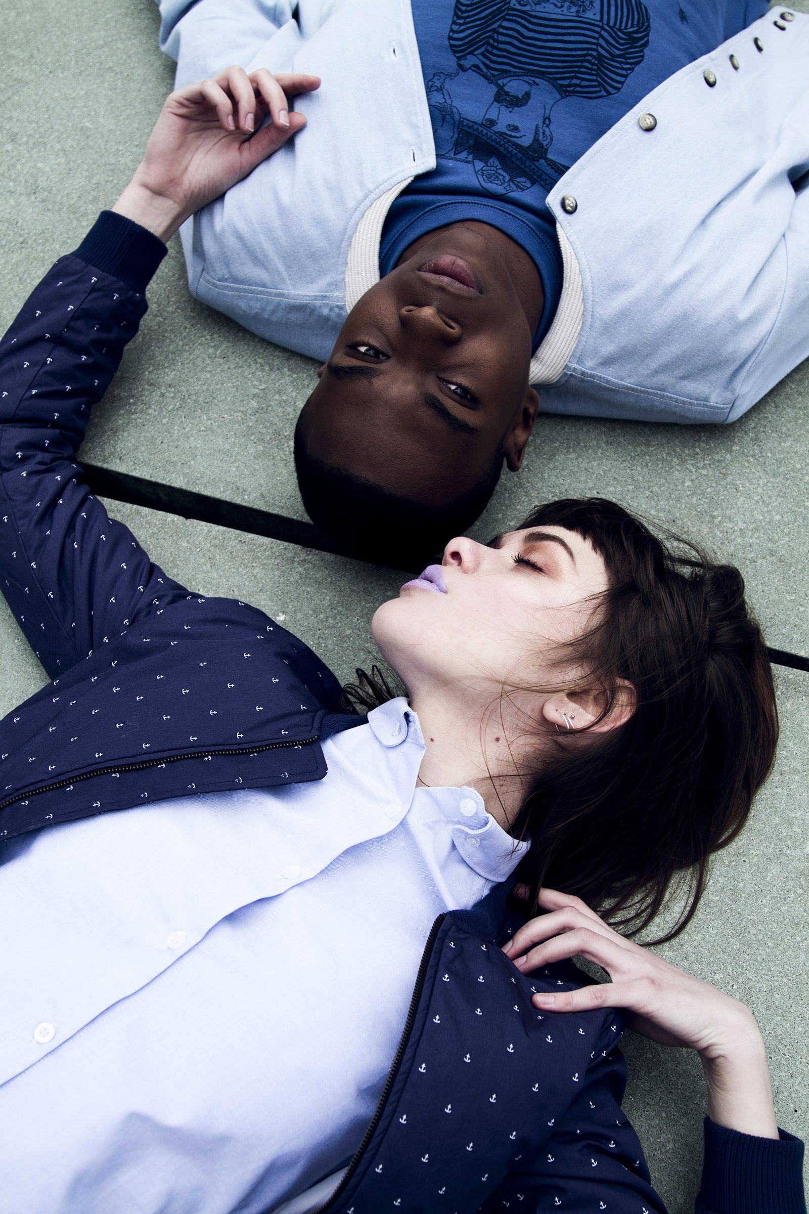 Collection hiver 2015 Misericordia couple mixte allongé au sol