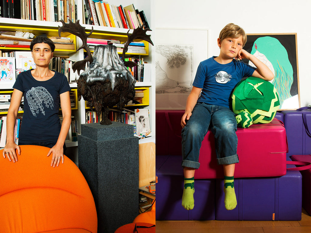 portrait femme et enfant meuble design pop couleurs vives modes et archi d'intérieur