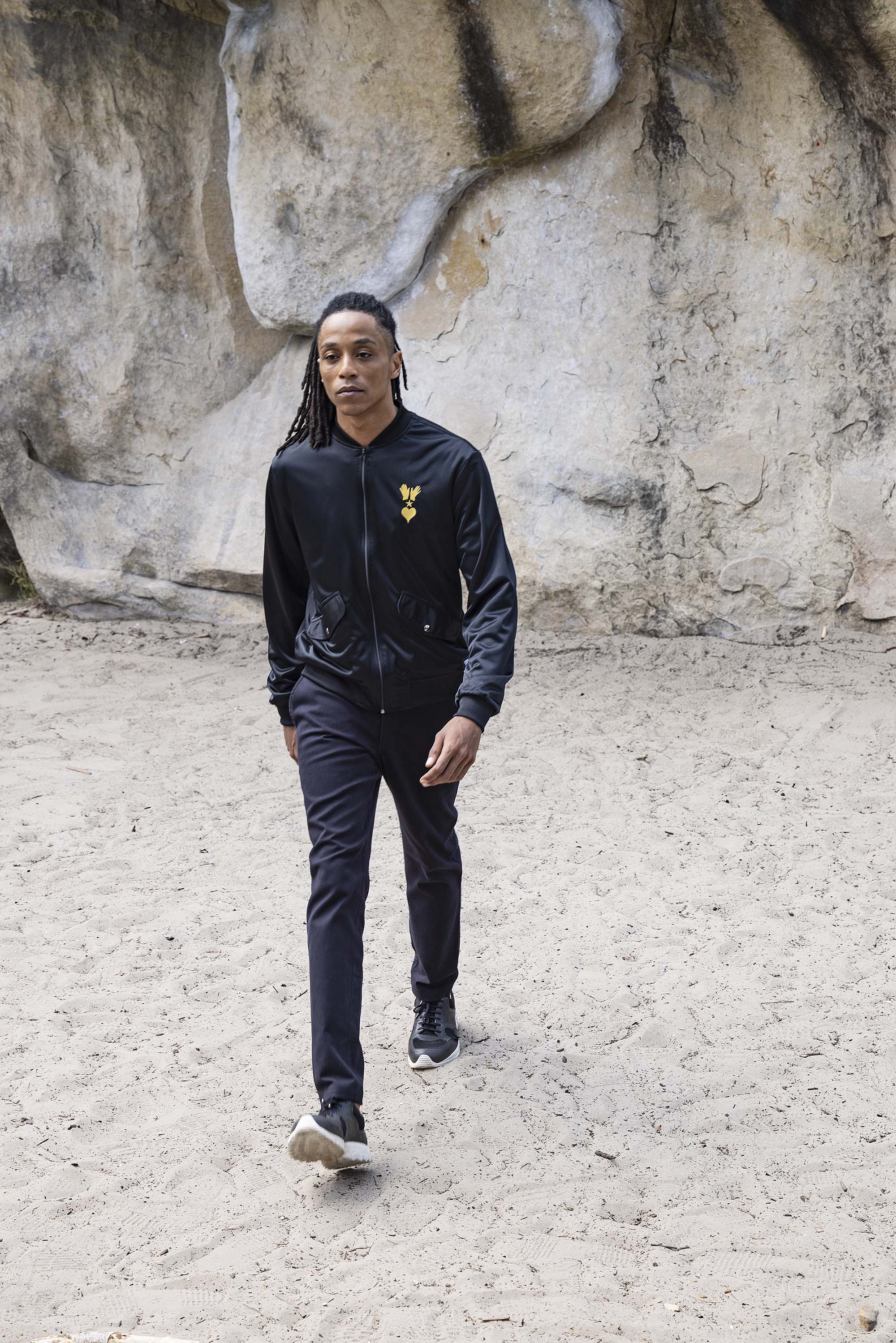 Blouson Paraguas Detonación Noir veste de sport Misericordia pour apporter autant originalité qu'élégance