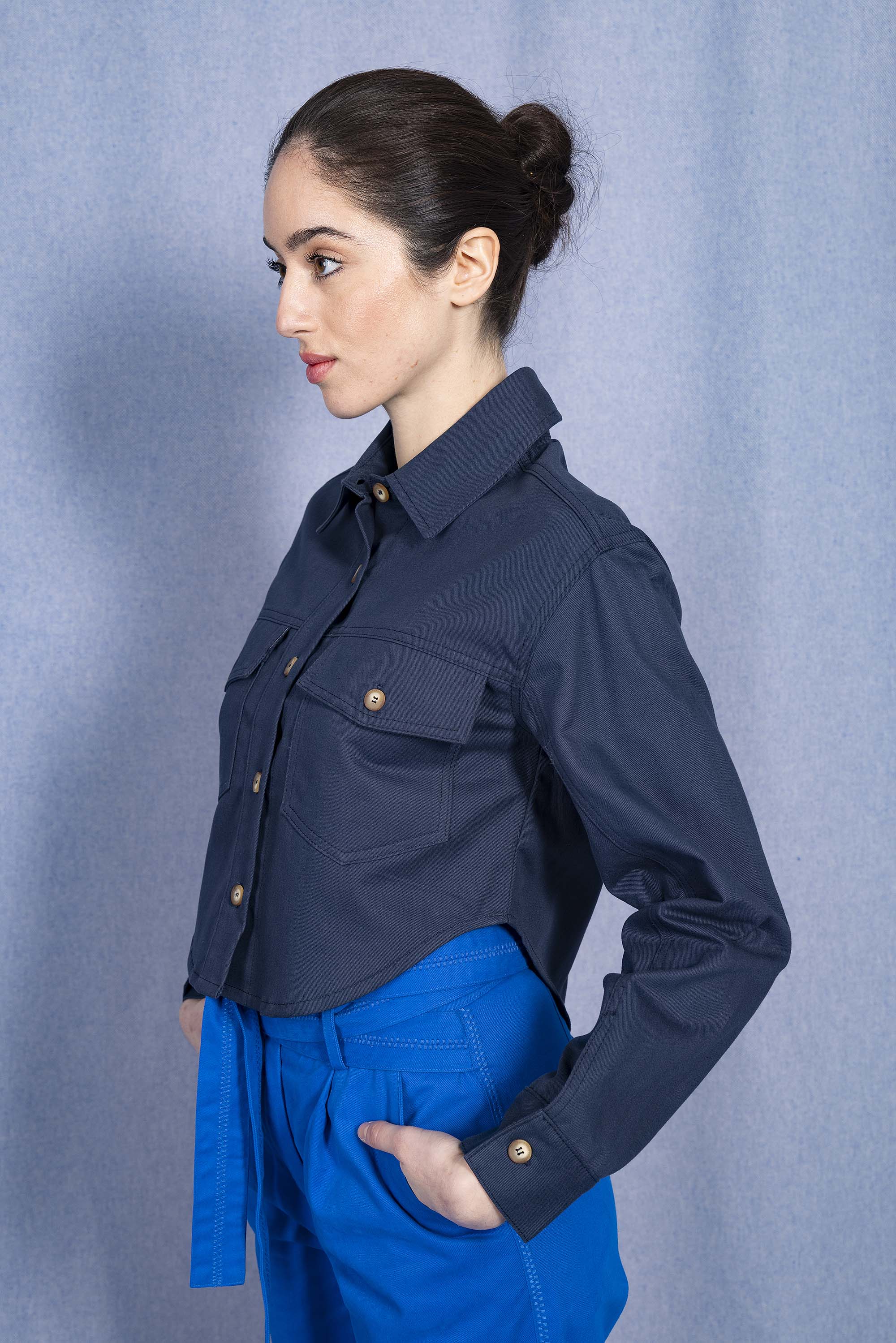 Chemise Arlet Bleu Marine chemise Misericordia, librement inspirée de différents univers