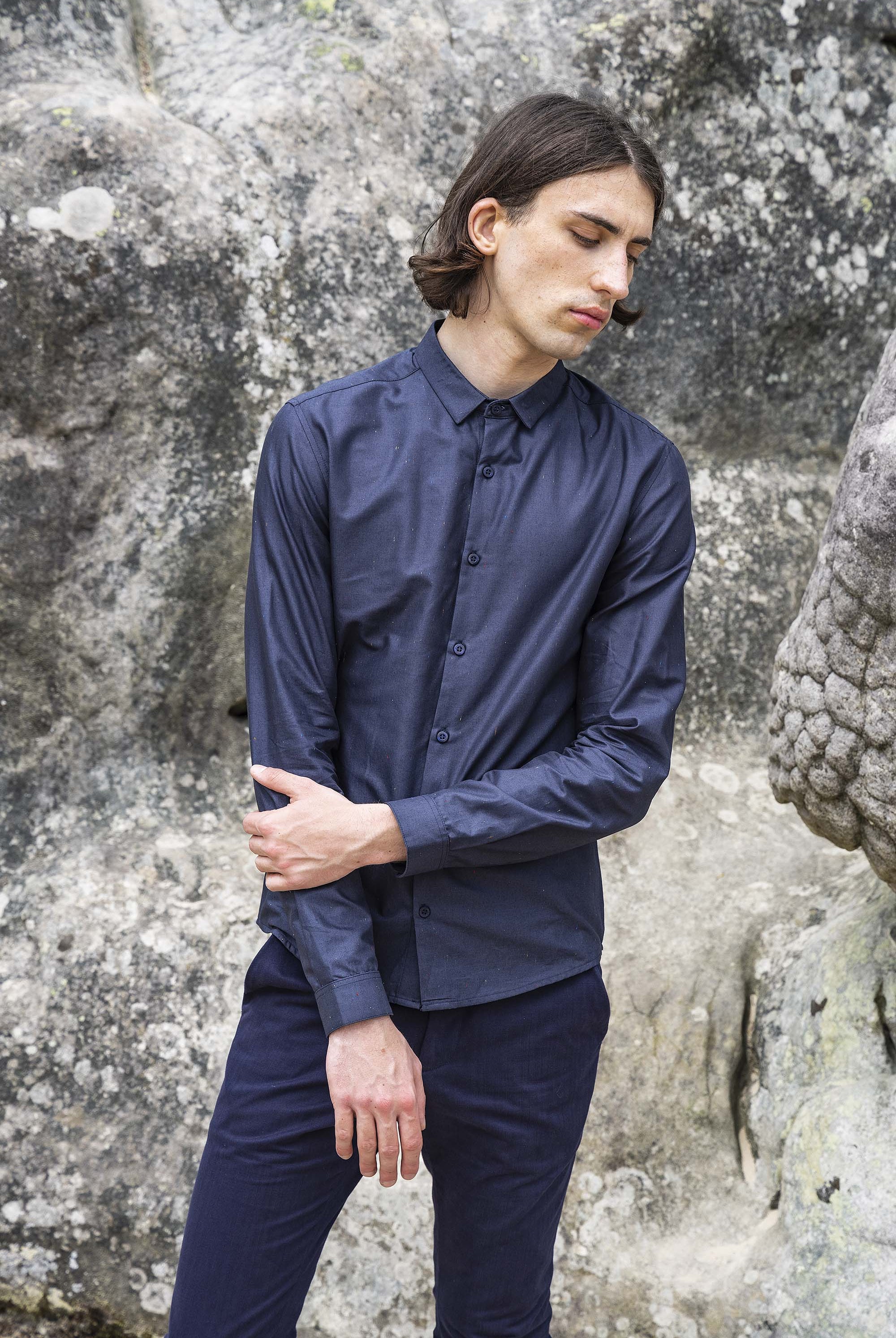 Chemise Farfan Rayas de Color Bleu Marine chemise à l'esprit classique, simple et élégant