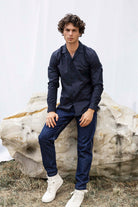 Chemise Guillermo Bleu Marine chemise à l'esprit classique, simple et élégant