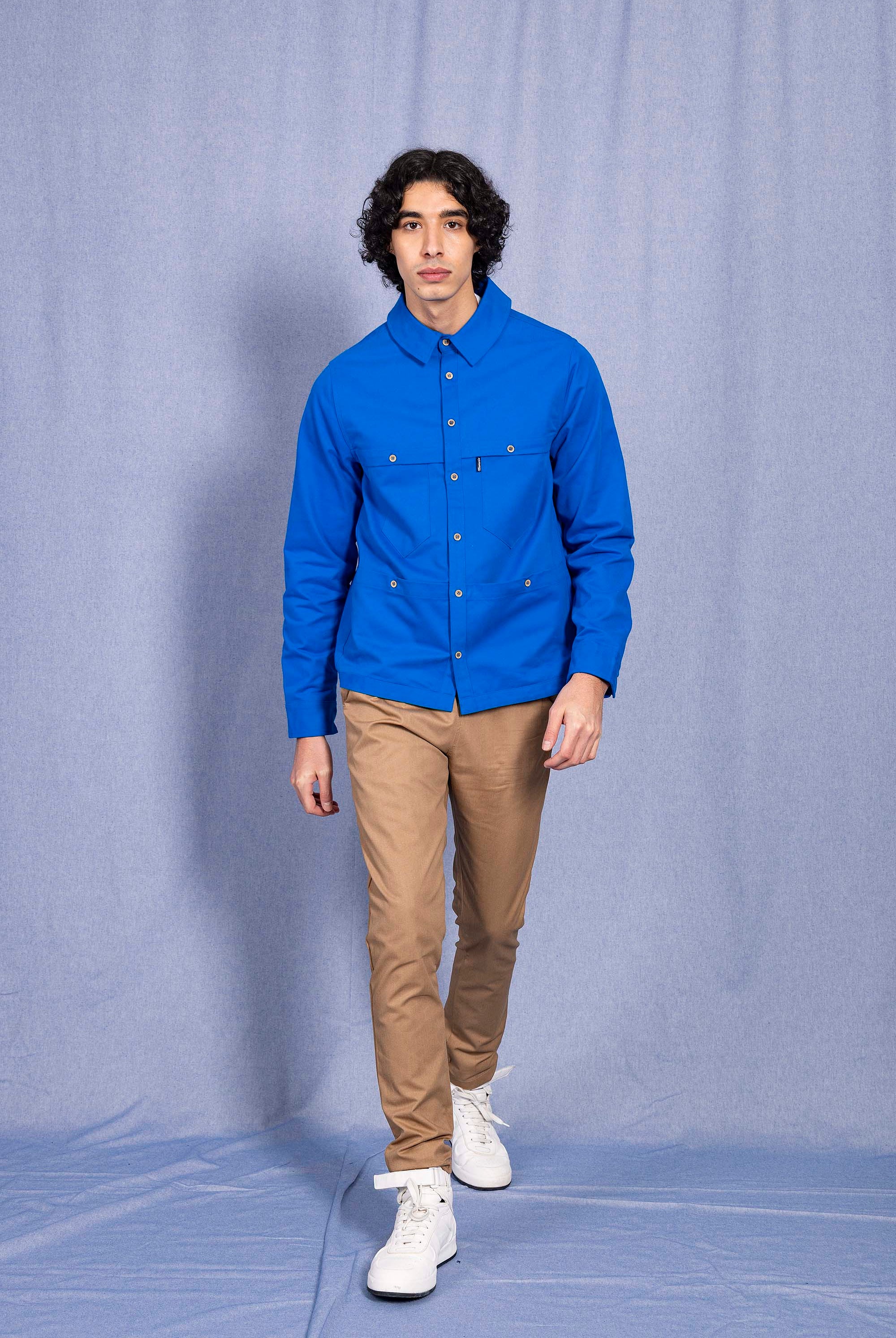 Chemise Moses Bleu Saphir chemise à l'esprit classique, simple et élégant