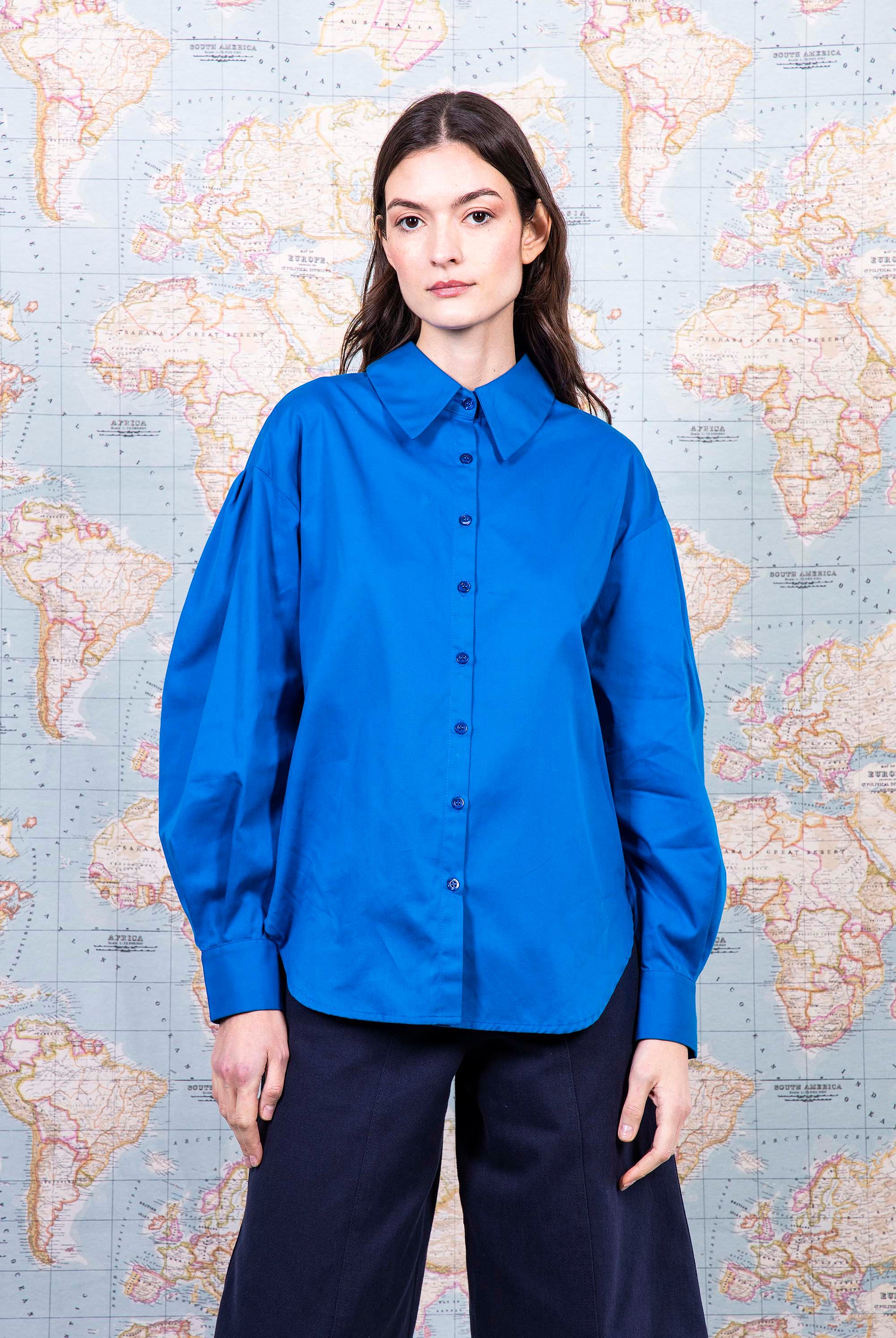 Chemise Nela Bleu chemise Misericordia, librement inspirée de différents univers