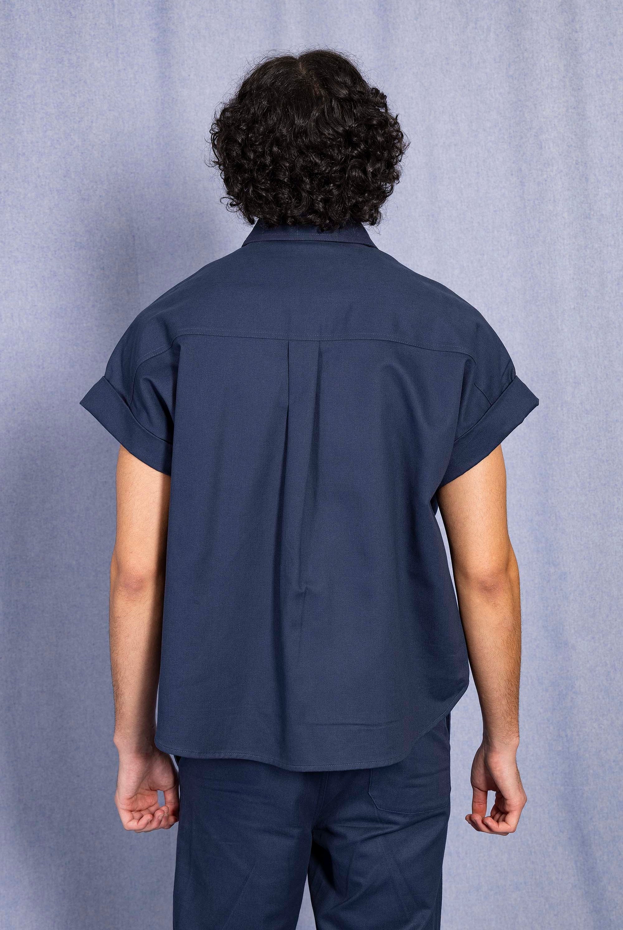 Chemise Vega Bleu Marine chemise à l'esprit classique, simple et élégant