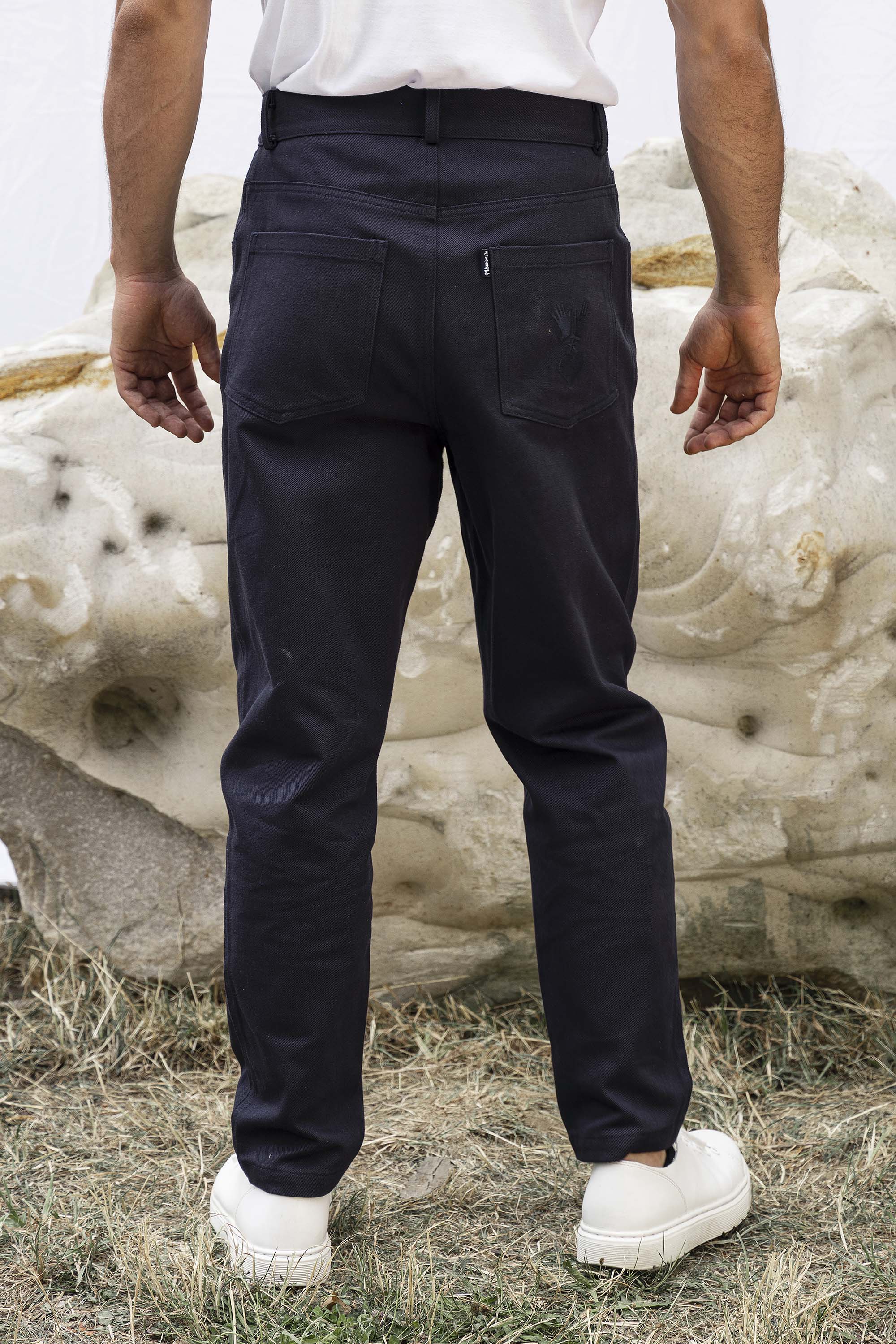 Pantalon Defensor Bleu Marine pantalons élégants pour hommes, déclinés dans une large gamme de motifs et de coupes